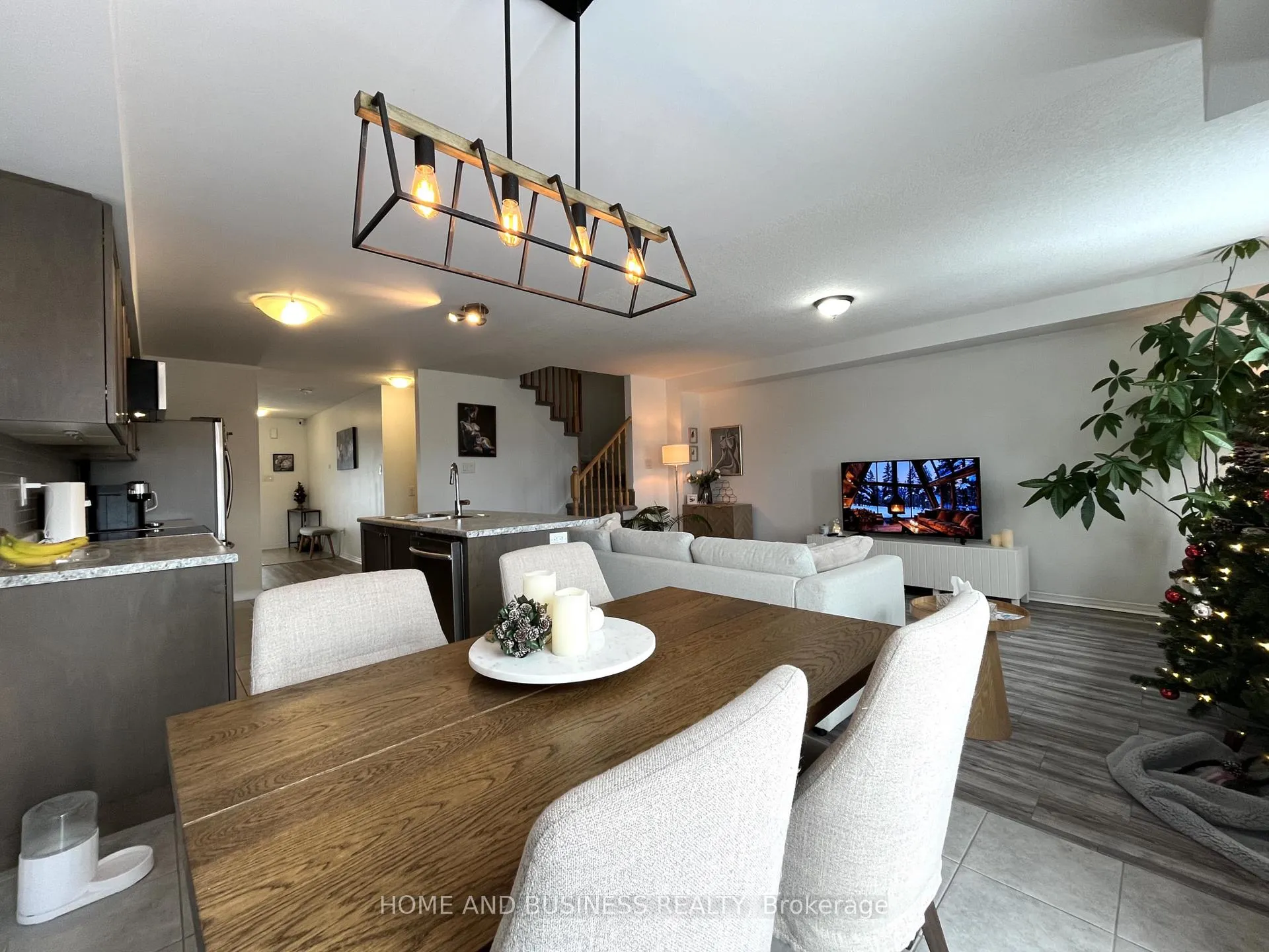 Photo 14 of 25 Allcroft Court, Hamilton, Stoney Creek — HOMEH
