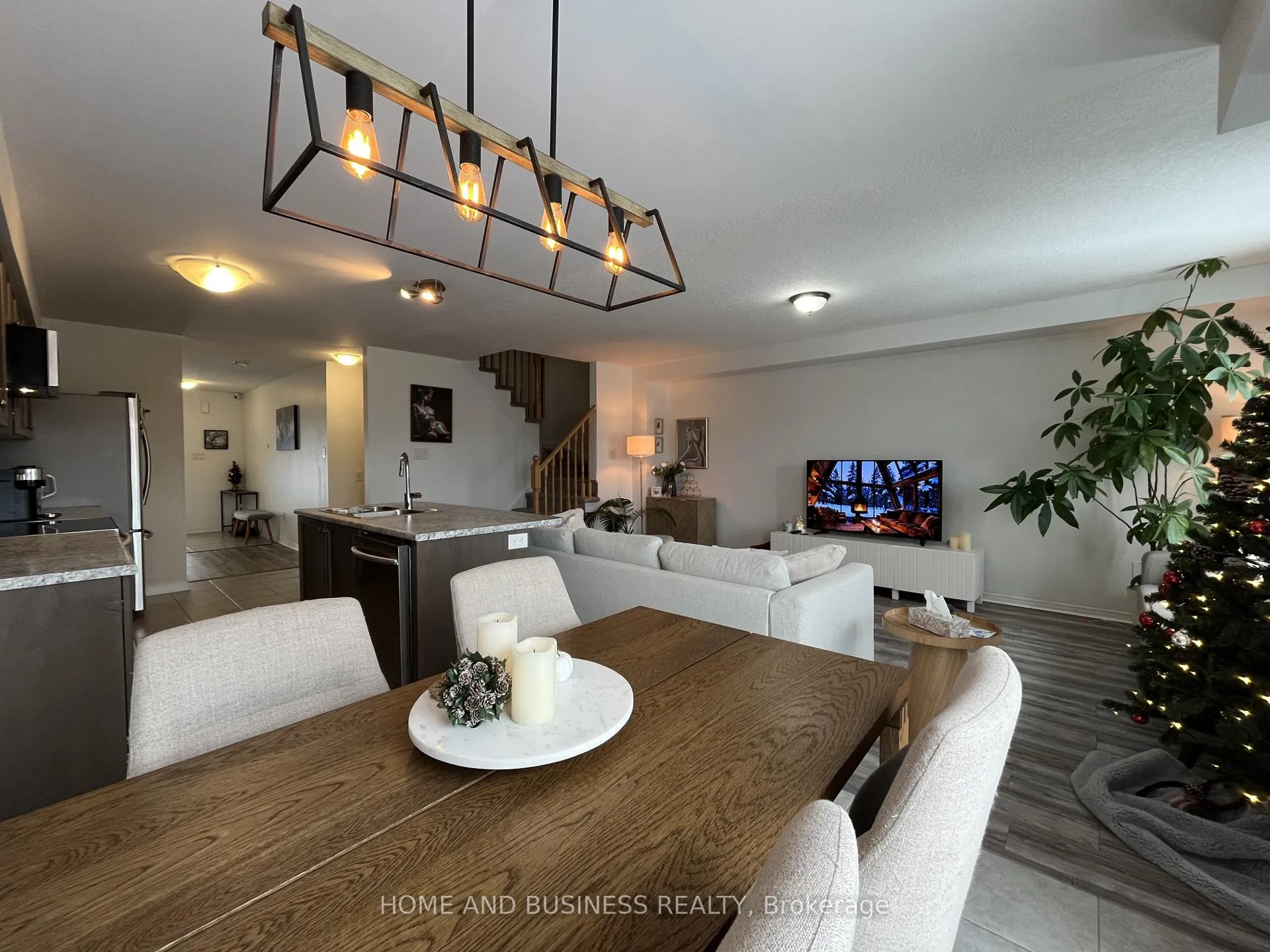 Photo 19 of 25 Allcroft Court, Hamilton, Stoney Creek — HOMEH