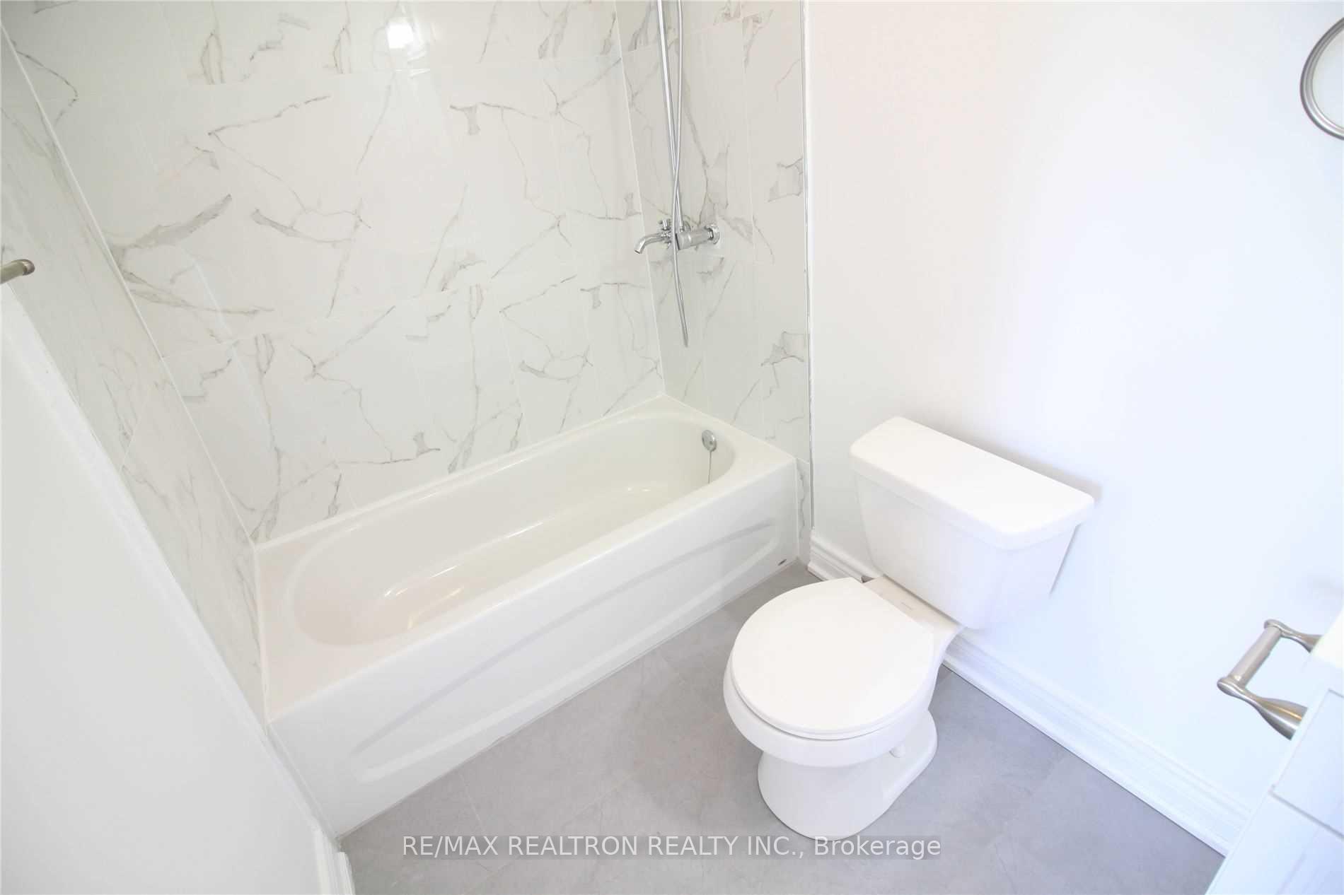 Photo 6 of Unit 2, 231 Christie Street, Toronto, The Annex — HOMEH