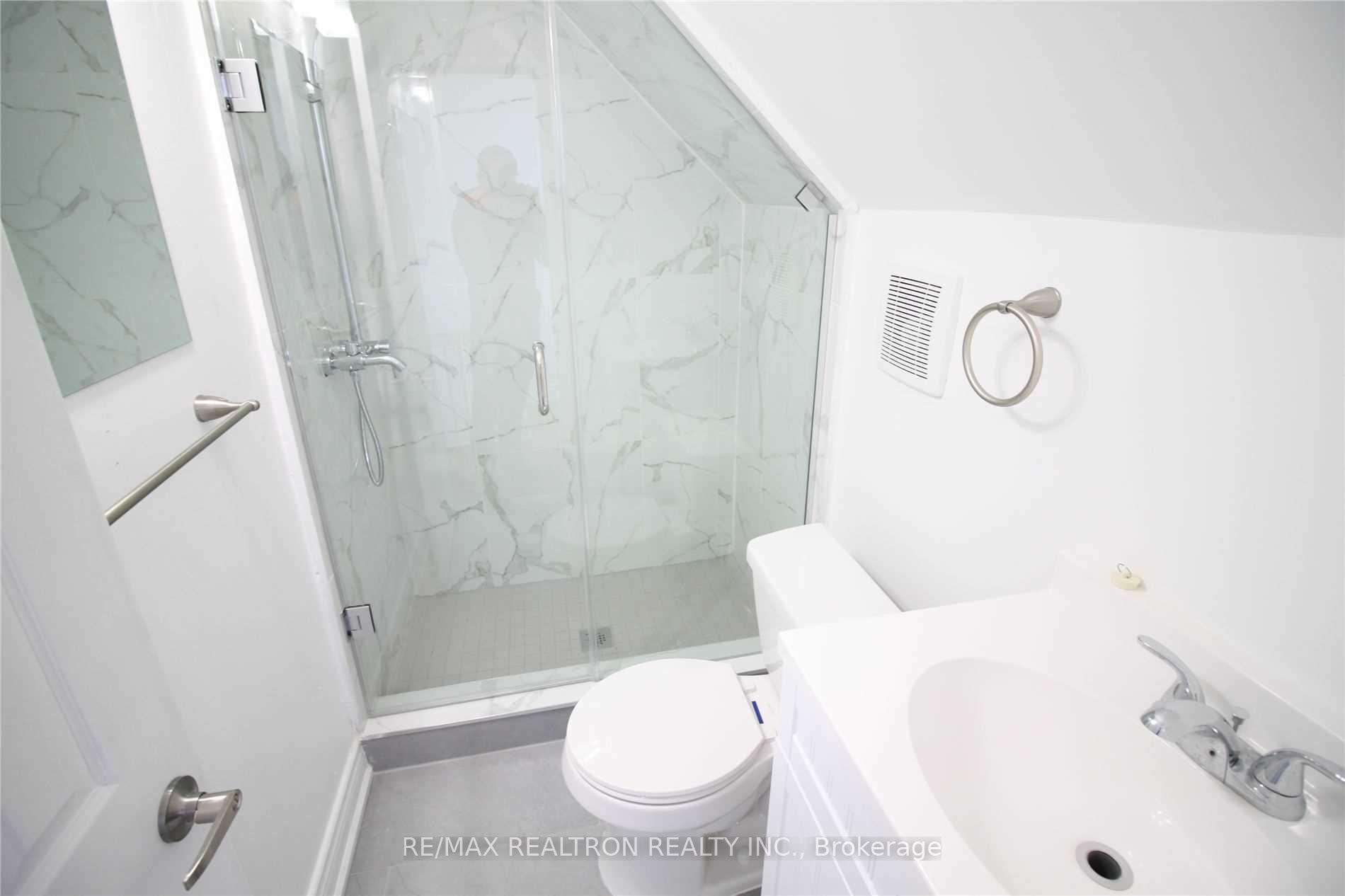 Photo 11 of Unit 2, 231 Christie Street, Toronto, The Annex — HOMEH