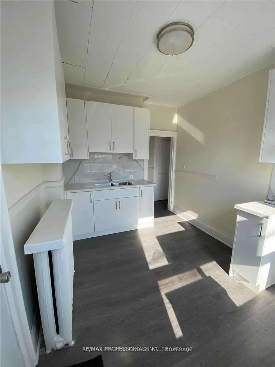 Photo 3 of Unit 2nd Floor, 2 Rogers Road, Toronto, Oakwood Village — HOMEH