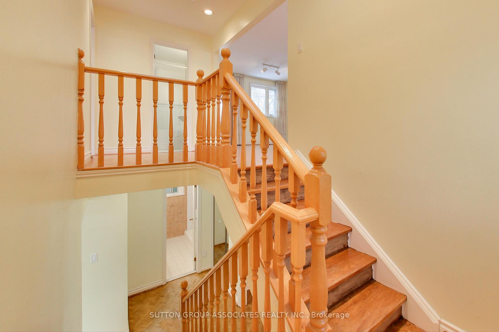 Photo 2 of 1 Burlington Crescent, Toronto, Wychwood — HOMEH