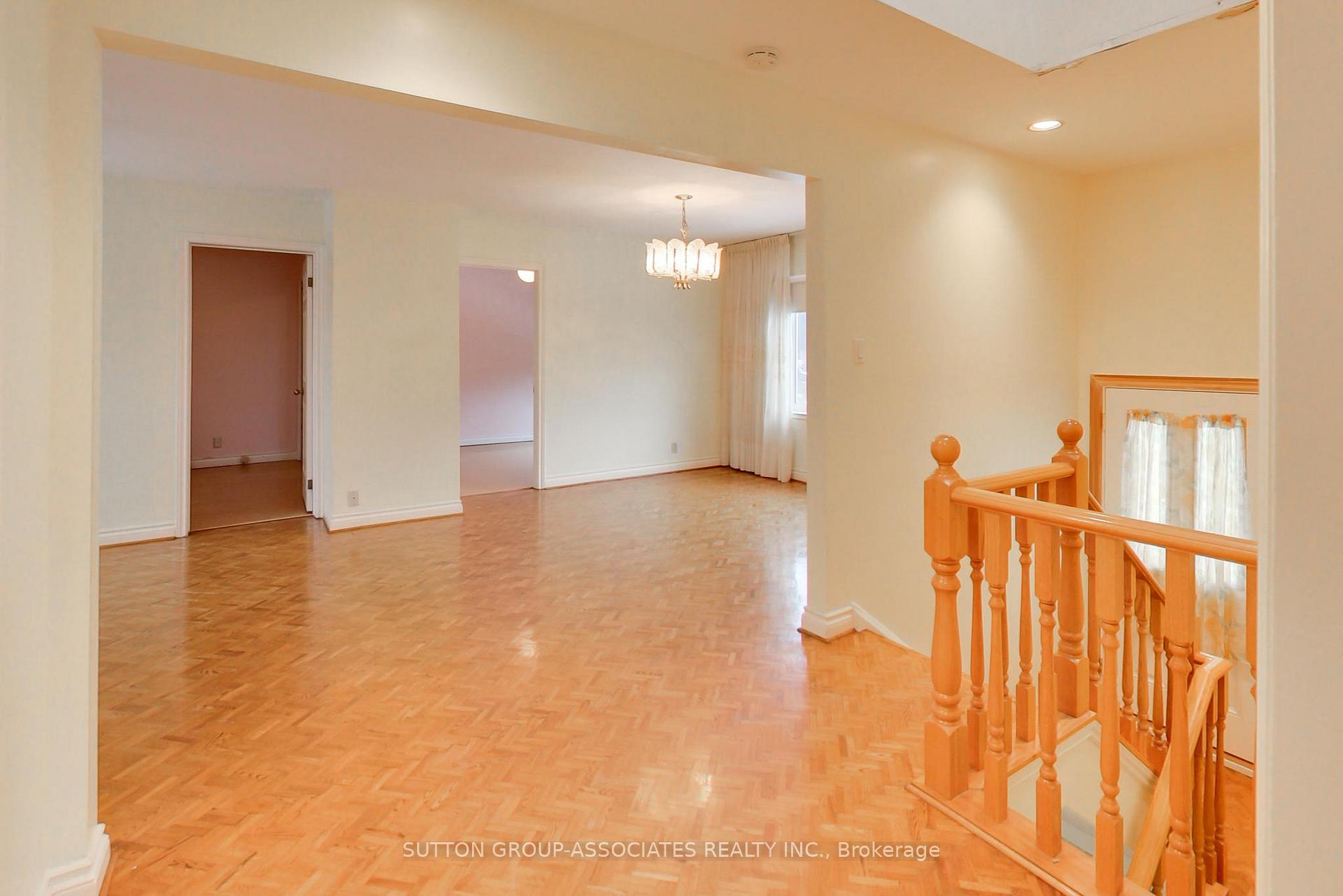Photo 9 of 1 Burlington Crescent, Toronto, Wychwood — HOMEH