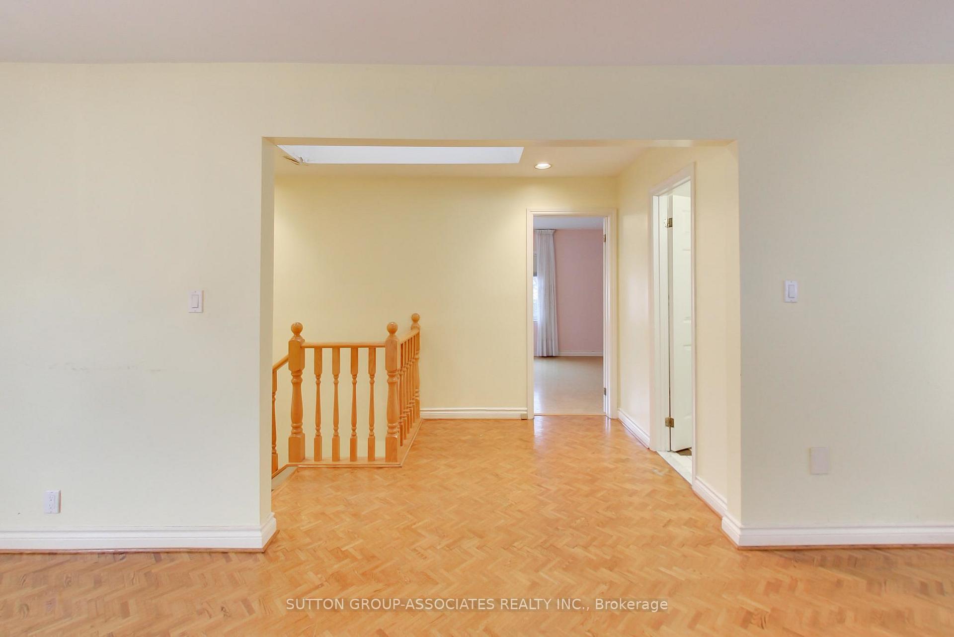 Photo 4 of 1 Burlington Crescent, Toronto, Wychwood — HOMEH