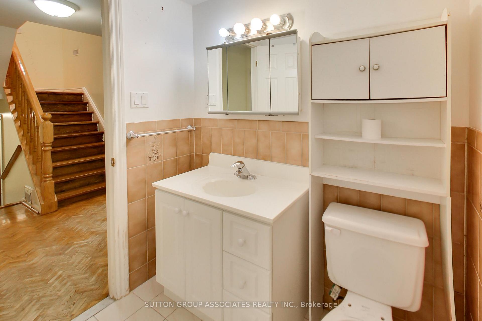 Photo 18 of 1 Burlington Crescent, Toronto, Wychwood — HOMEH
