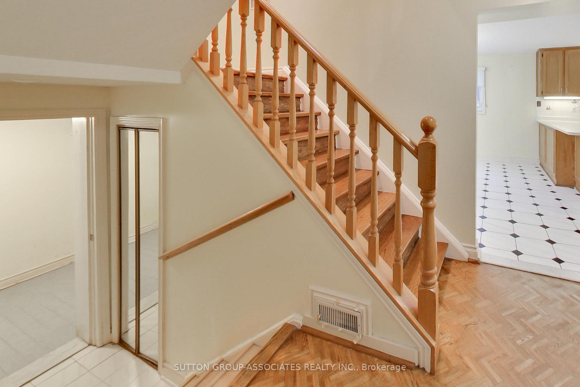 Photo 21 of 1 Burlington Crescent, Toronto, Wychwood — HOMEH
