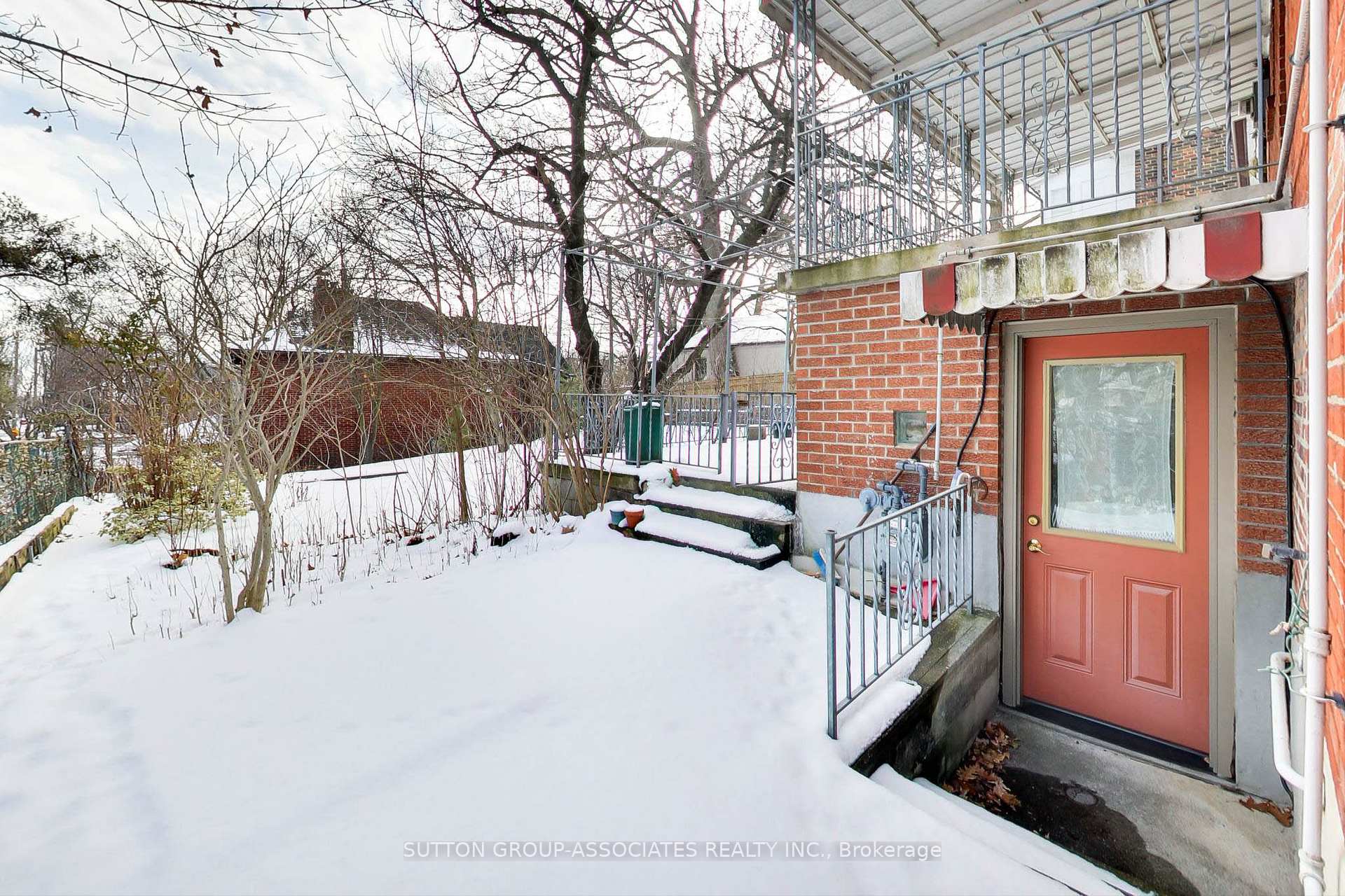 Photo 17 of 1 Burlington Crescent, Toronto, Wychwood — HOMEH