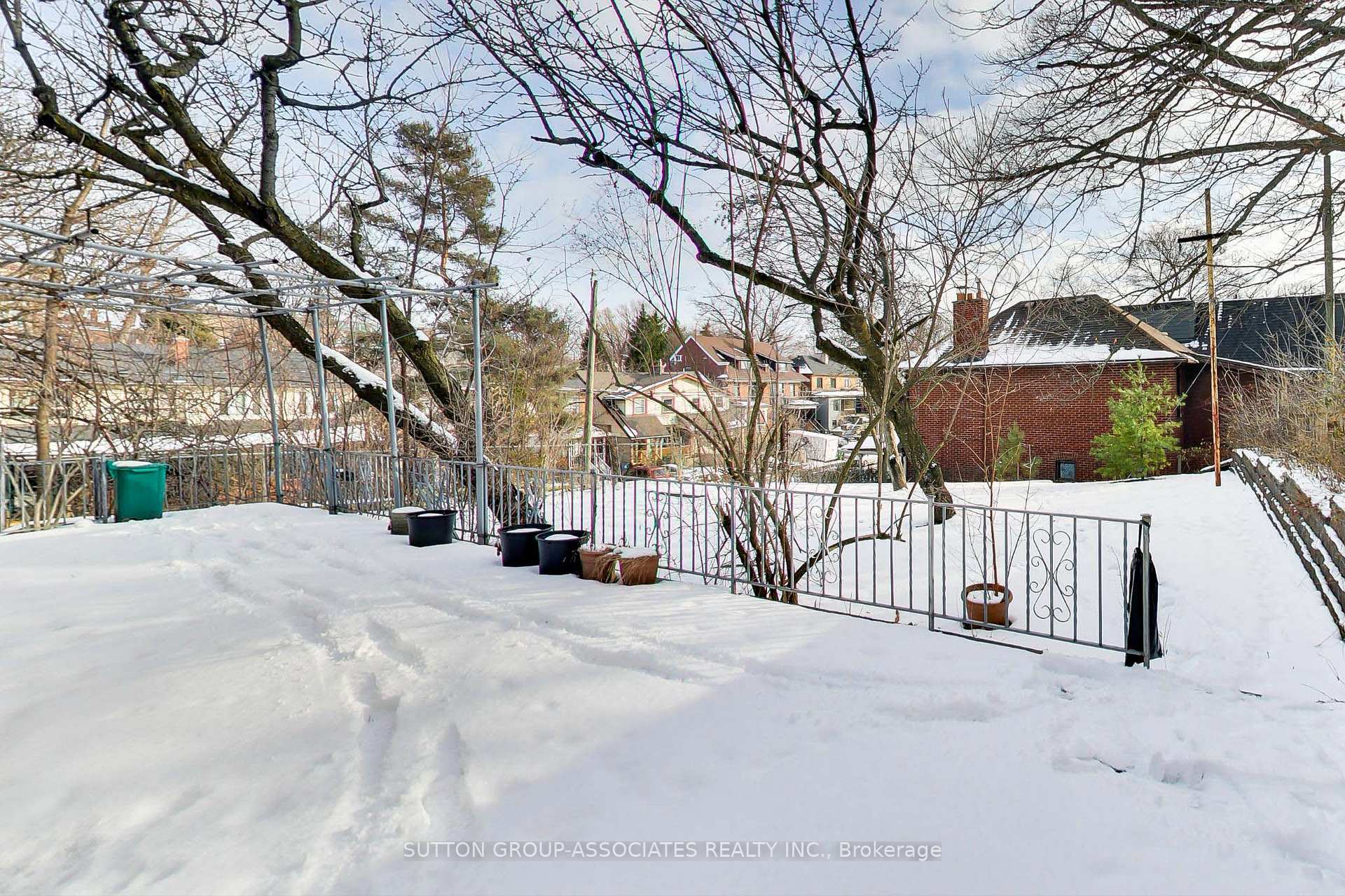Photo 22 of 1 Burlington Crescent, Toronto, Wychwood — HOMEH