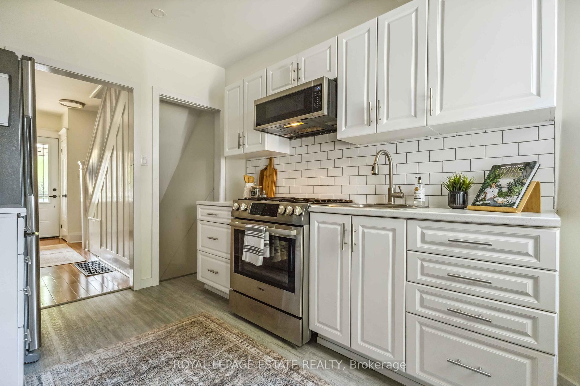 Photo 9 of 166 Bingham Avenue, Toronto, East End-Danforth — HOMEH