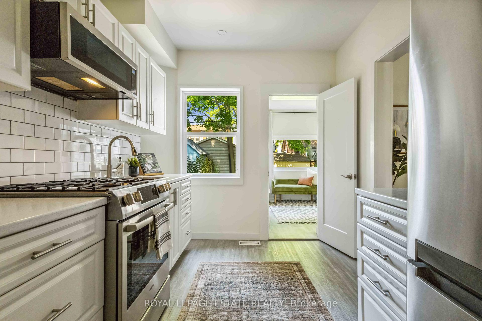 Photo 10 of 166 Bingham Avenue, Toronto, East End-Danforth — HOMEH