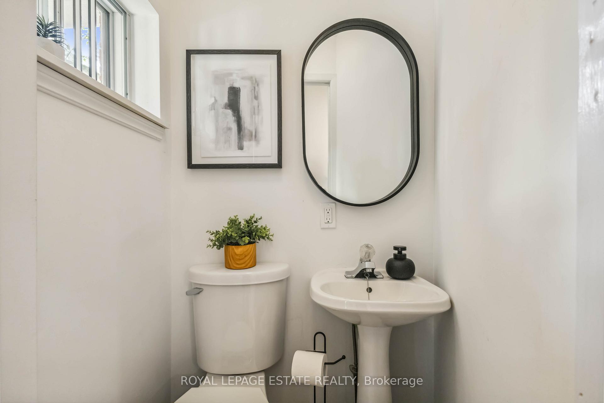 Photo 16 of 166 Bingham Avenue, Toronto, East End-Danforth — HOMEH