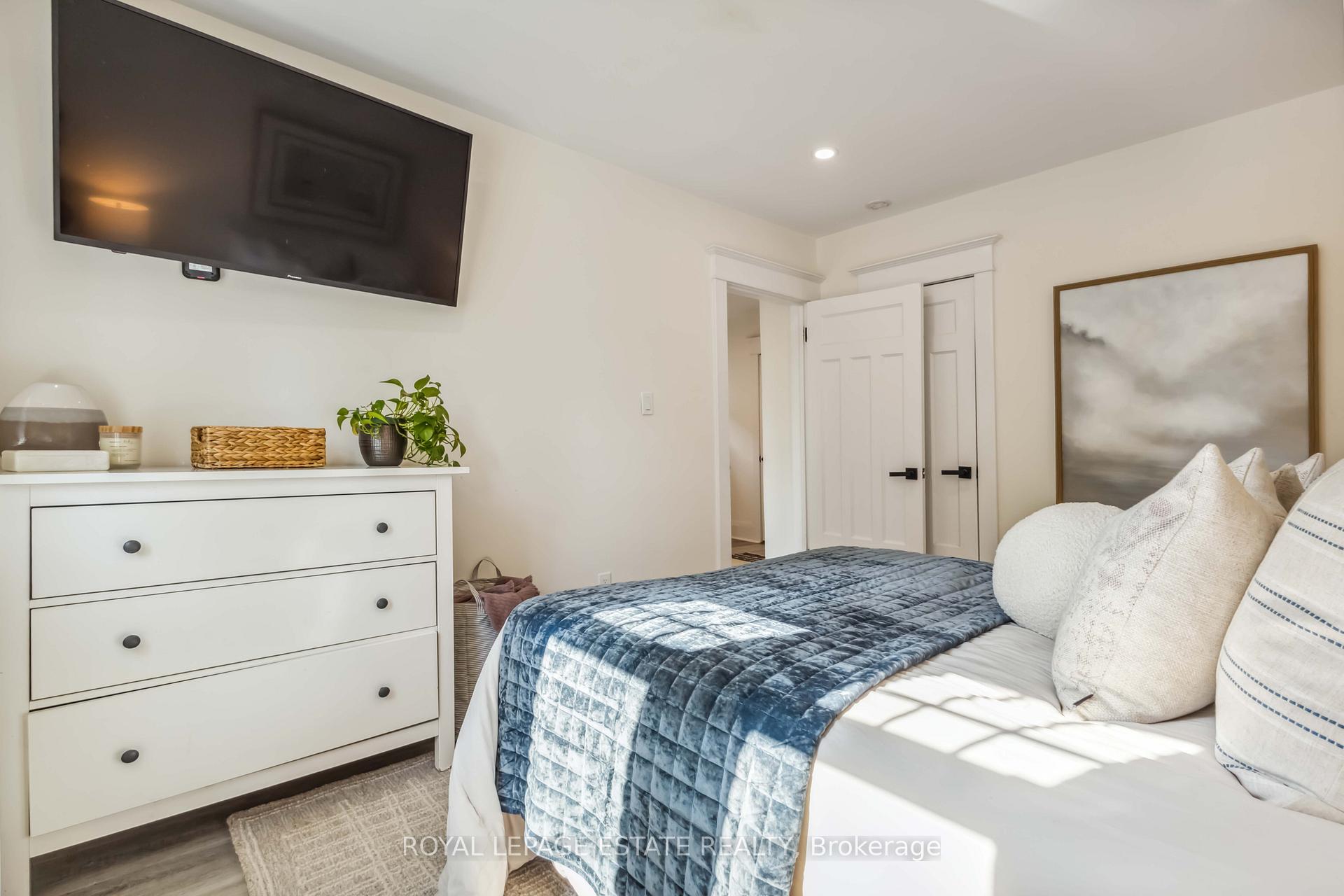 Photo 20 of 166 Bingham Avenue, Toronto, East End-Danforth — HOMEH