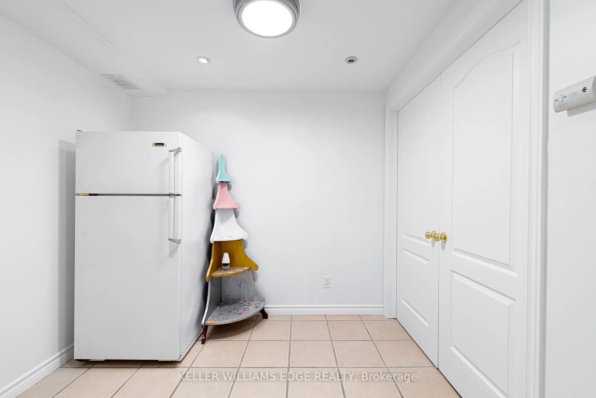 Photo 23 of Unit Room 2, 119 Summers Drive, Thorold, Confederation Heights — HOMEH