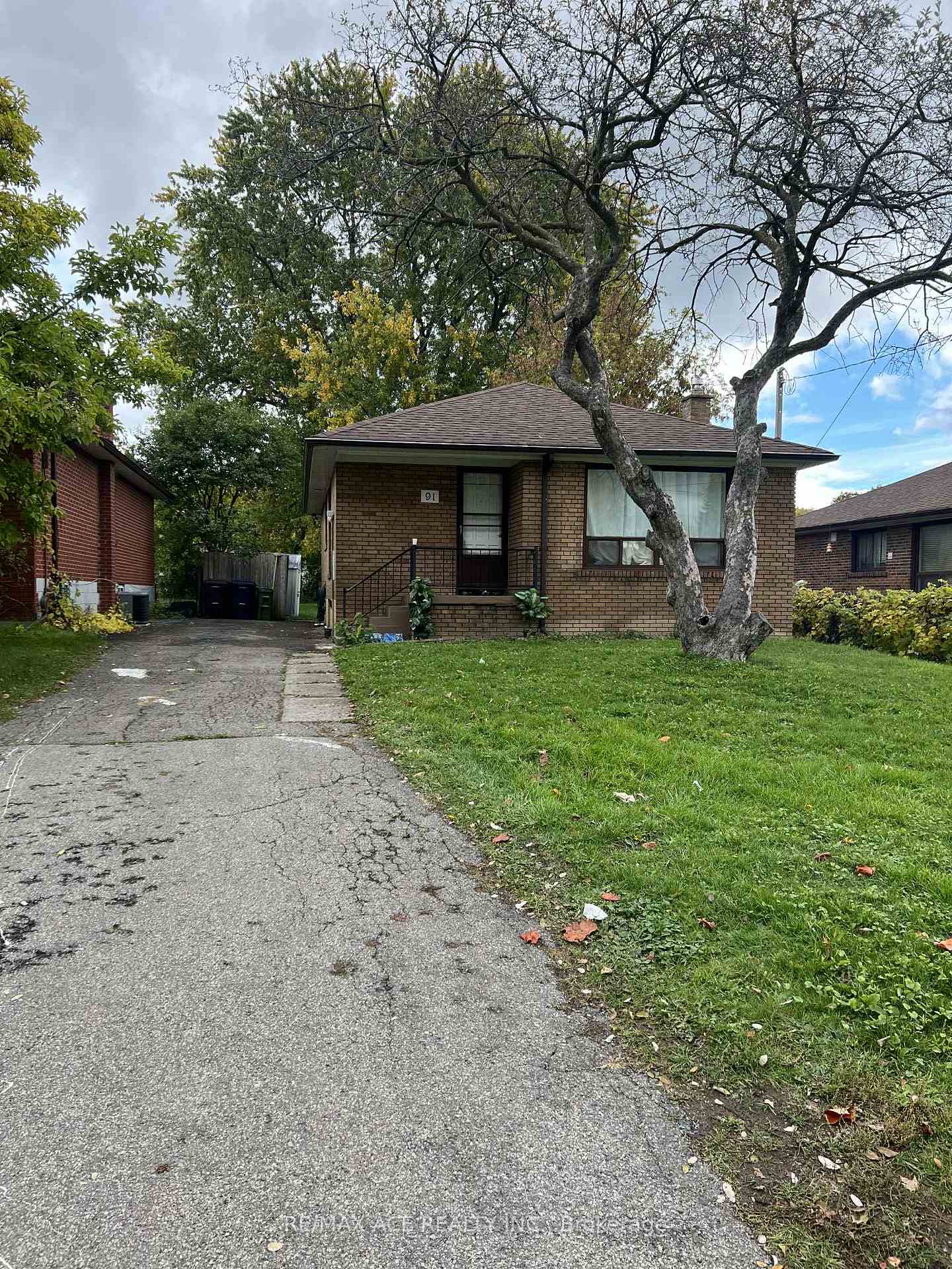 Front of Unit Bsmt, 91 Cleta Drive