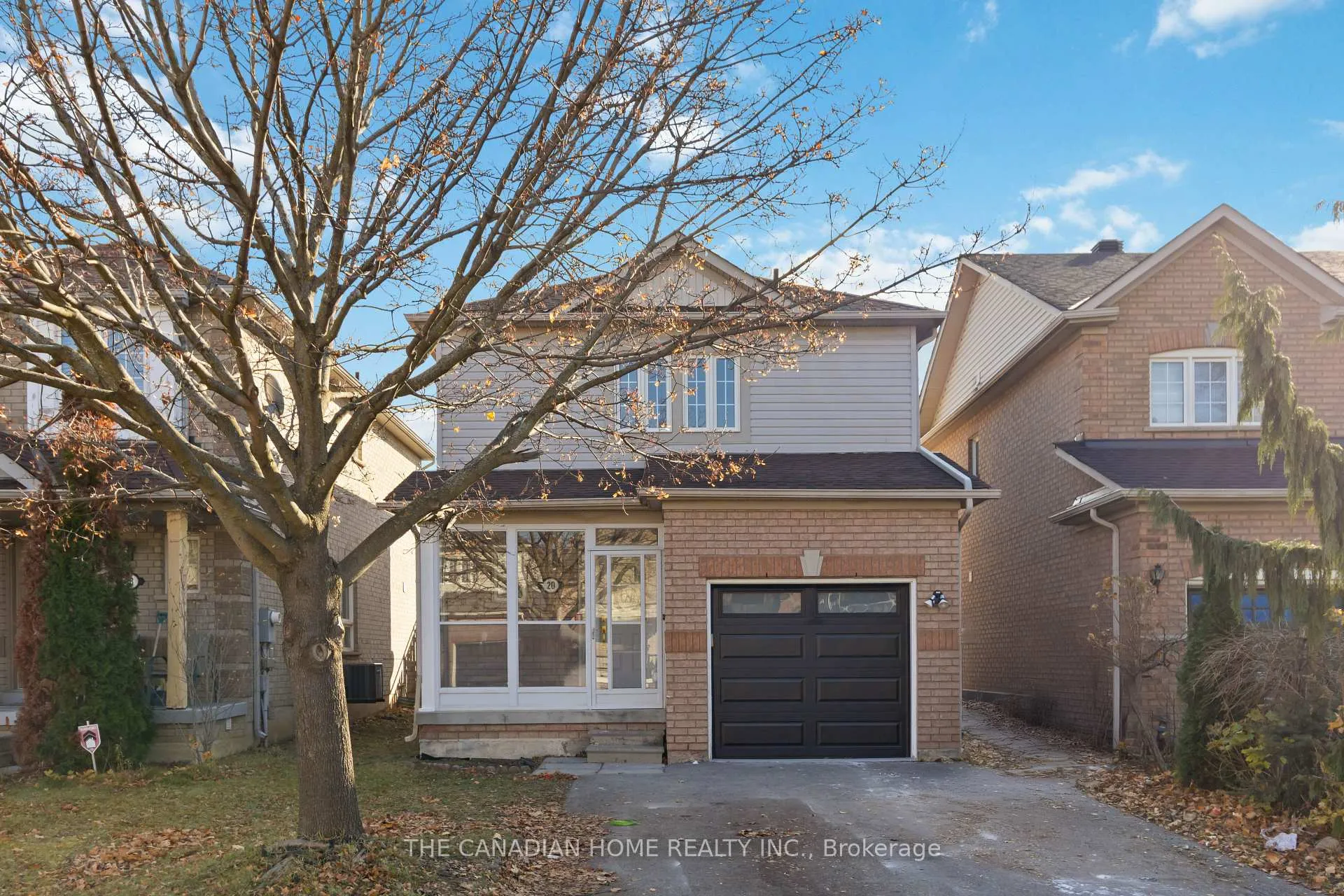Photo 2 of 20 Ridgemore Crescent, Brampton, Fletcher's Meadow — HOMEH