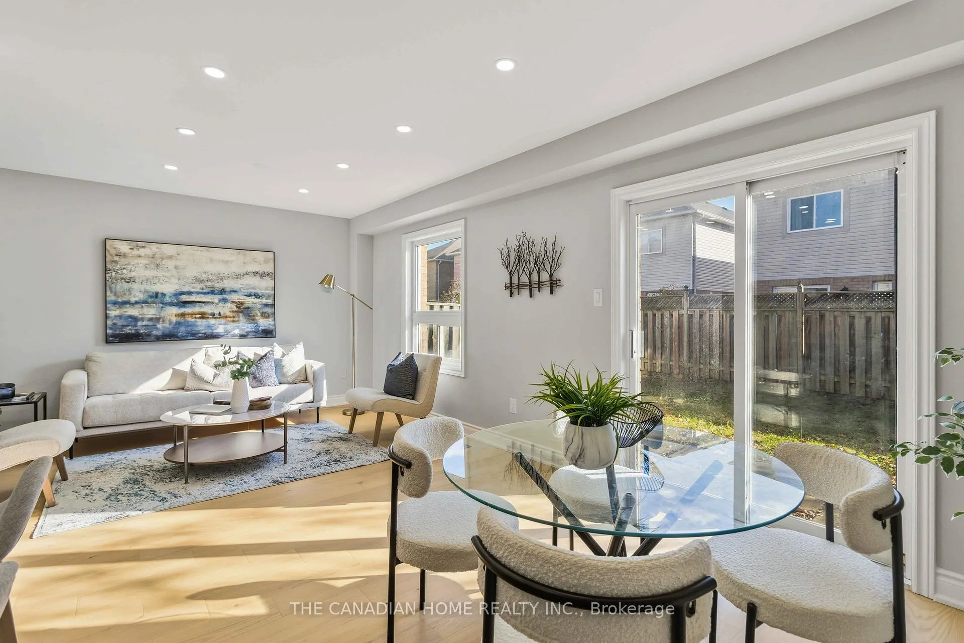 Photo 3 of 20 Ridgemore Crescent, Brampton, Fletcher's Meadow — HOMEH