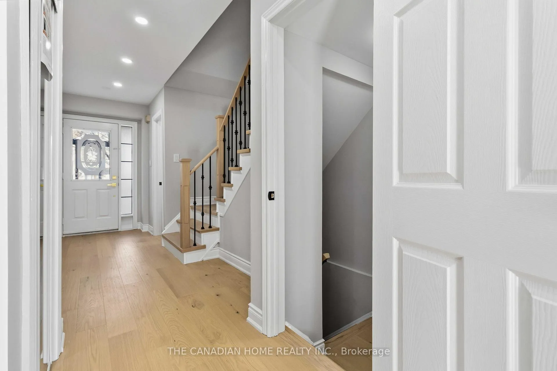 Photo 9 of 20 Ridgemore Crescent, Brampton, Fletcher's Meadow — HOMEH