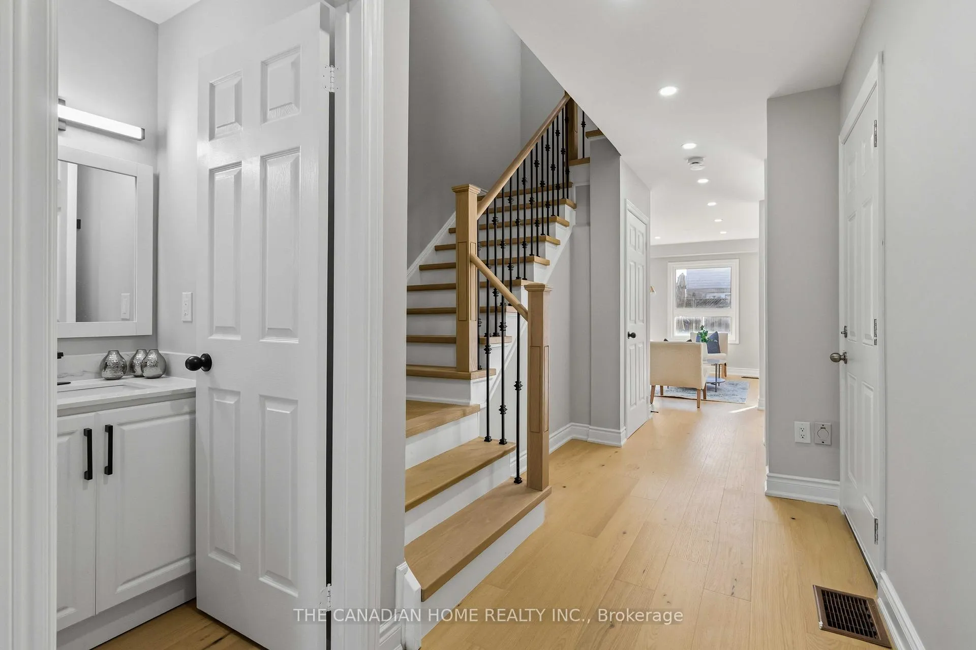 Photo 10 of 20 Ridgemore Crescent, Brampton, Fletcher's Meadow — HOMEH