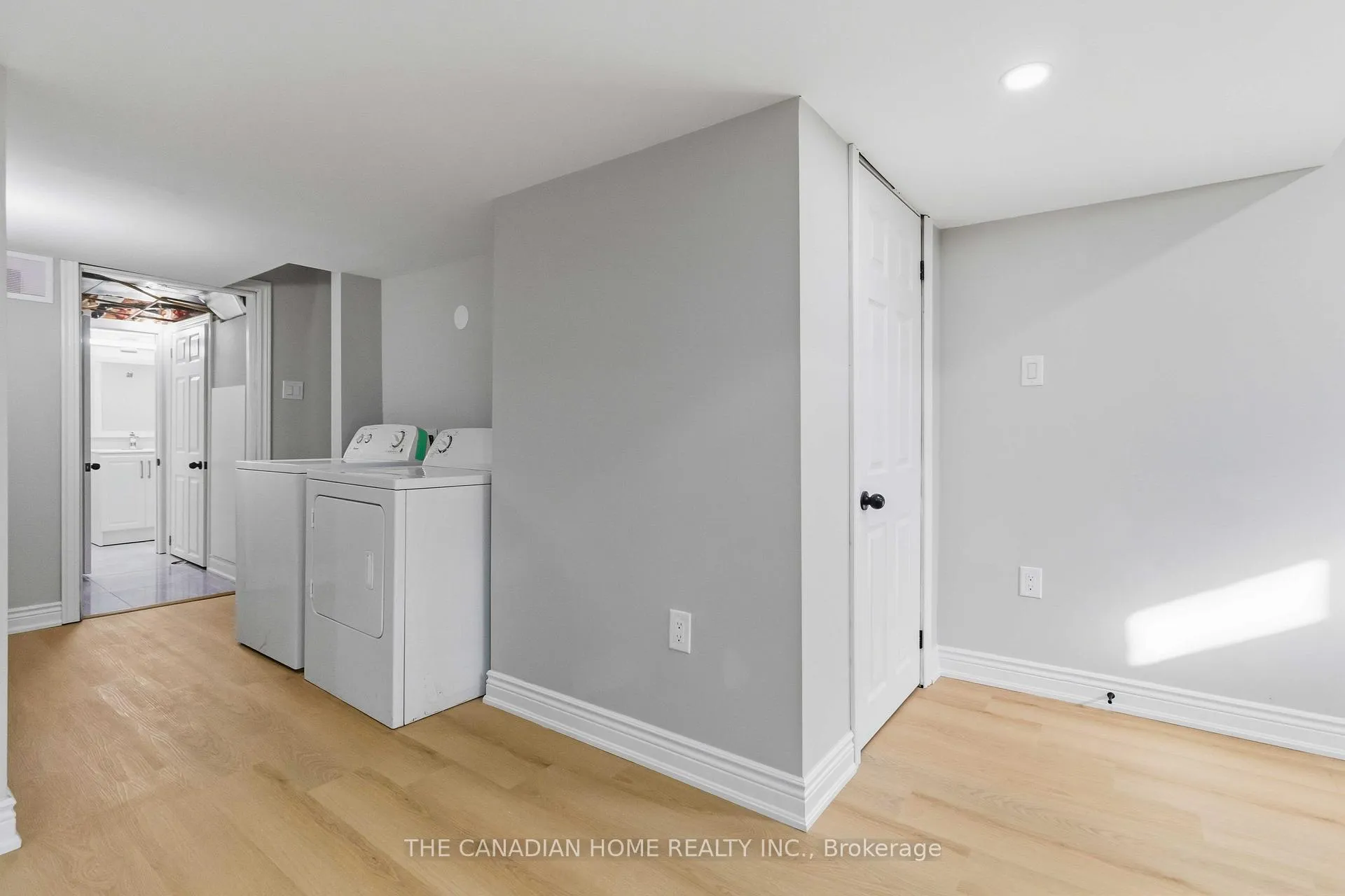 Photo 17 of 20 Ridgemore Crescent, Brampton, Fletcher's Meadow — HOMEH