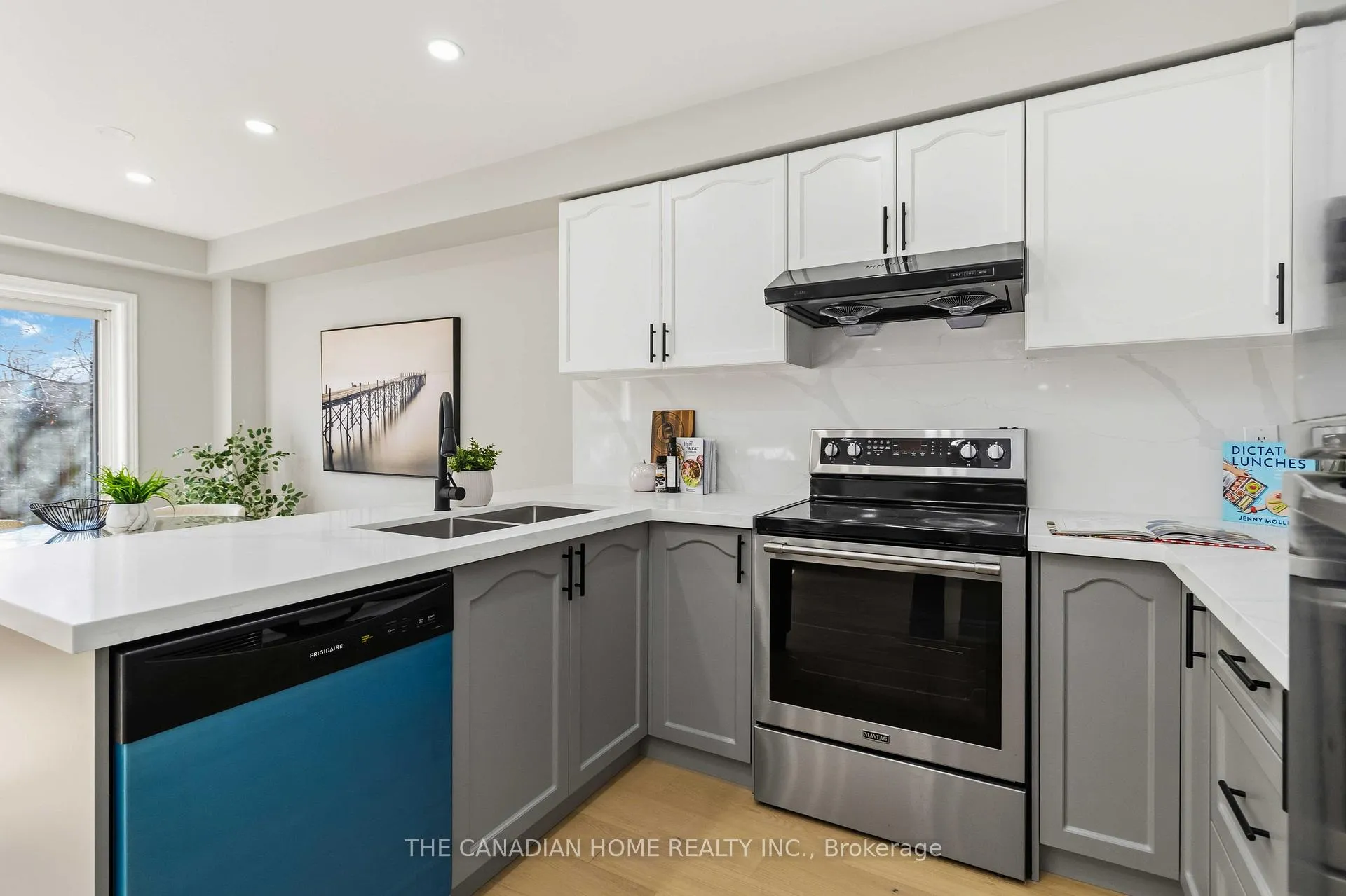 Photo 18 of 20 Ridgemore Crescent, Brampton, Fletcher's Meadow — HOMEH