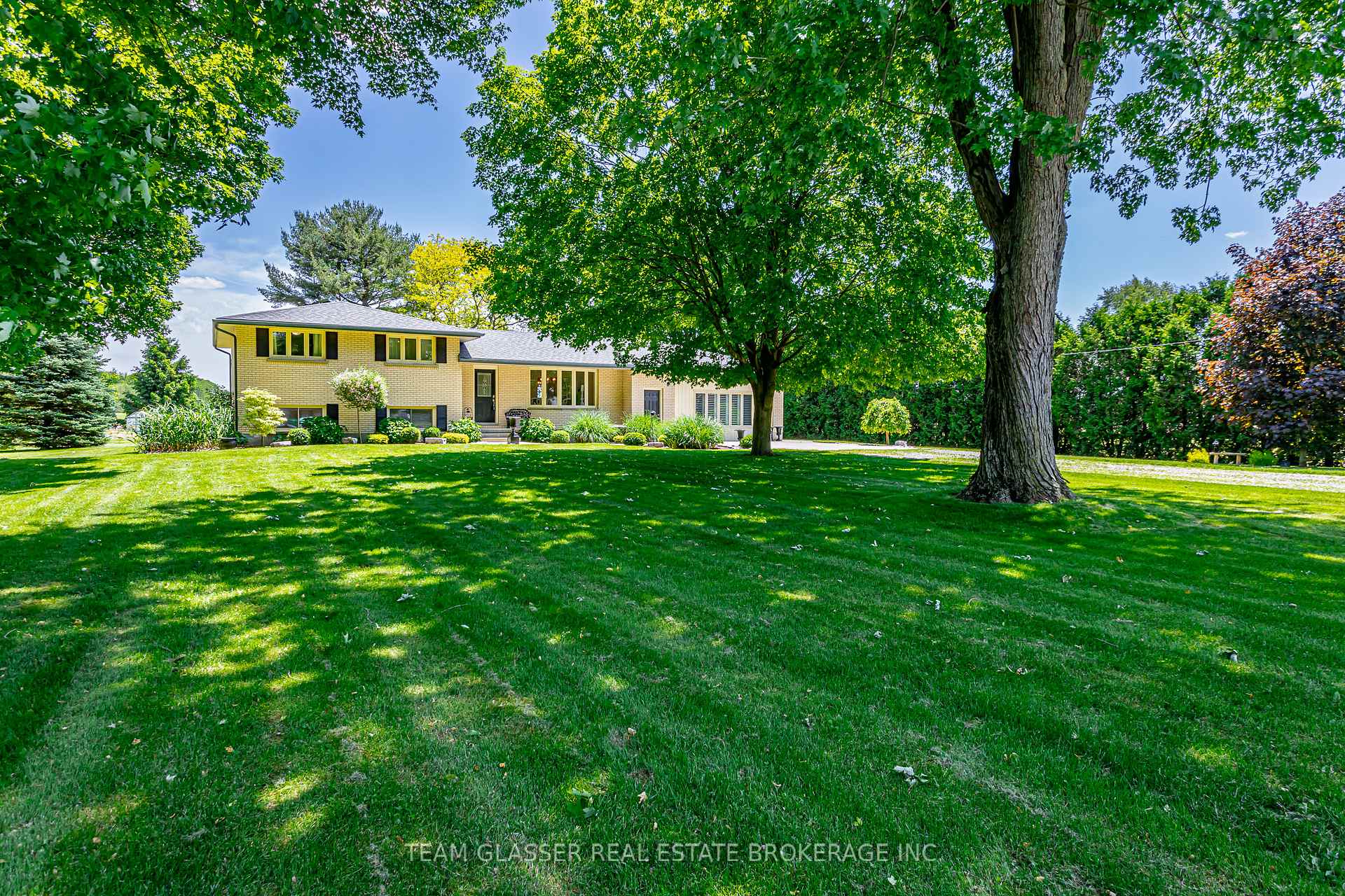 Photo 3 of 8107 Olde Drive, Strathroy-Caradoc, Rural Strathroy-Caradoc — HOMEH