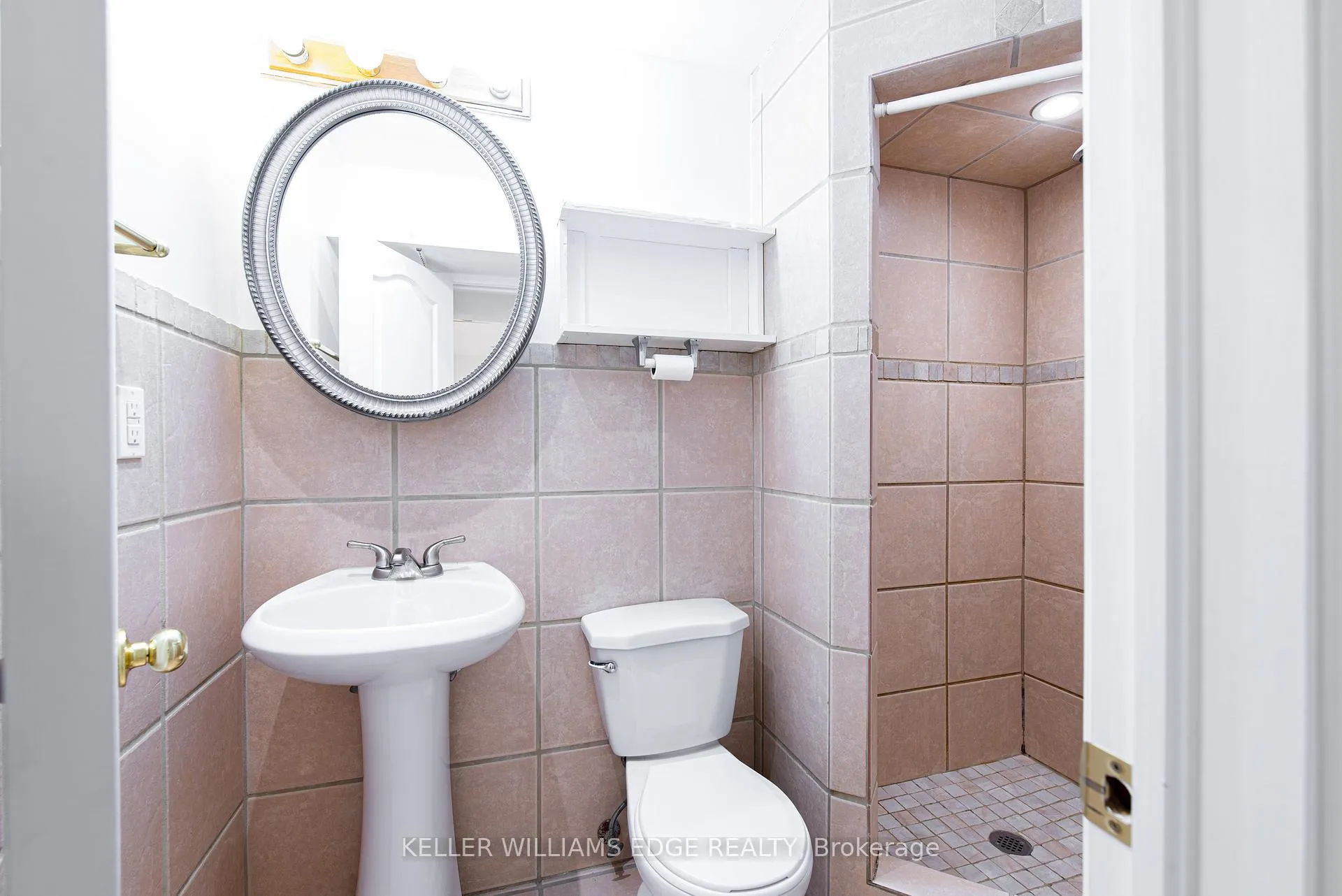 Photo 28 of Unit Room 3, 119 Summers Drive, Thorold, Confederation Heights — HOMEH