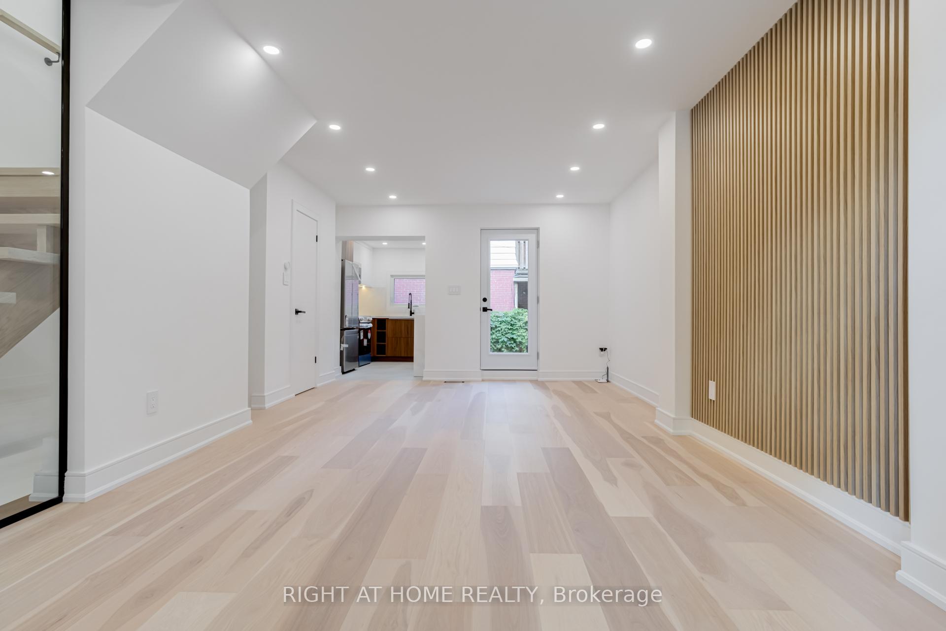 Photo 3 of 714 Palmerston Avenue, Toronto, The Annex — HOMEH