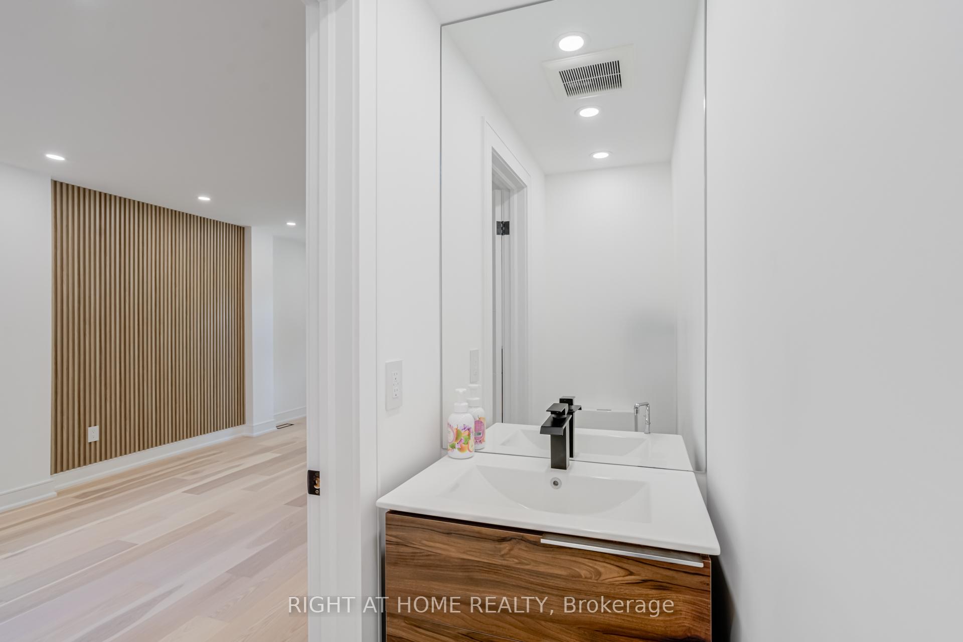 Photo 5 of 714 Palmerston Avenue, Toronto, The Annex — HOMEH