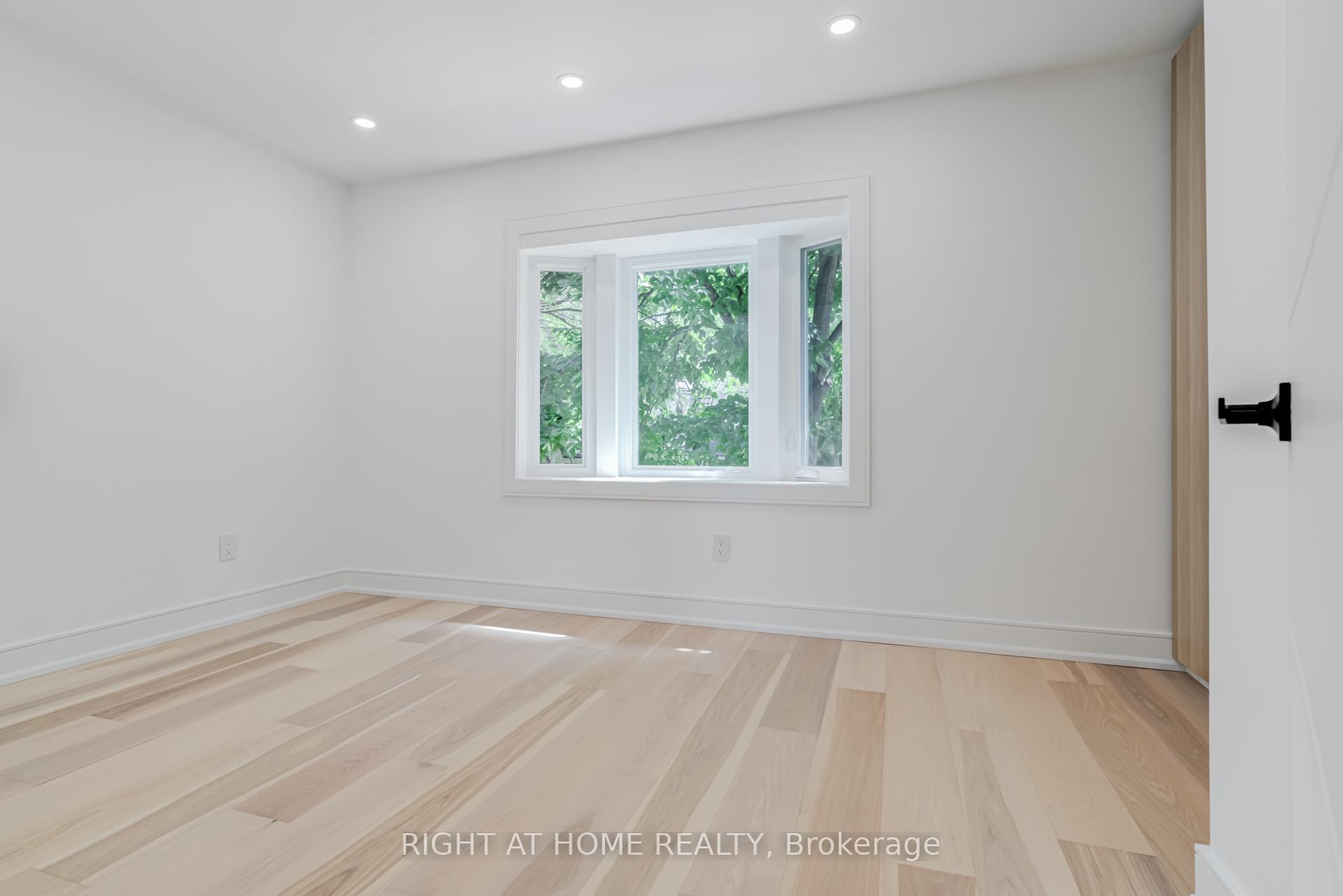 Photo 9 of 714 Palmerston Avenue, Toronto, The Annex — HOMEH