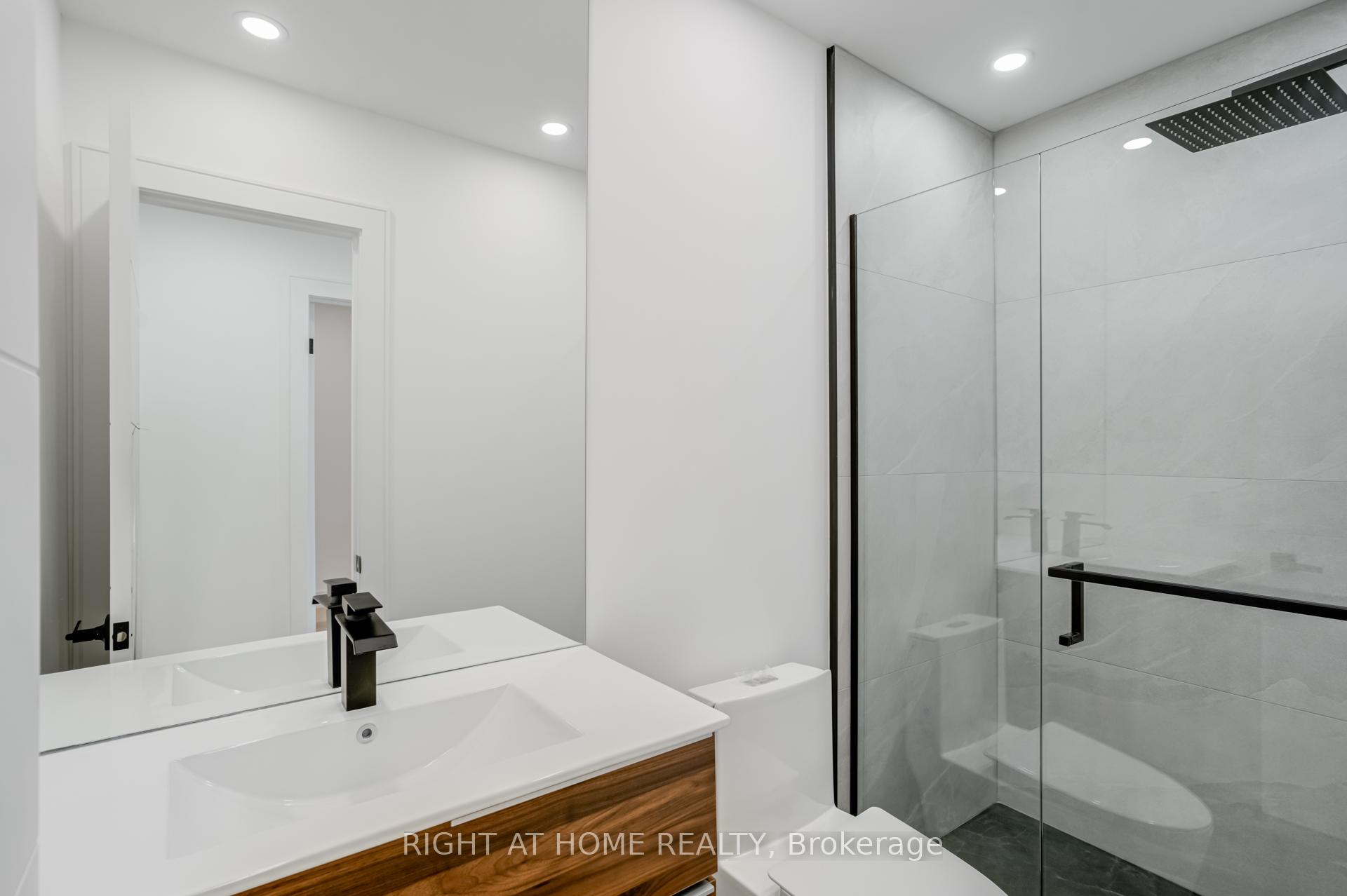 Photo 12 of 714 Palmerston Avenue, Toronto, The Annex — HOMEH