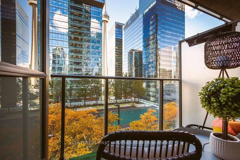 Photo 9 of 65 Bremner Boulevard, Toronto, Waterfront Communities — HOMEH
