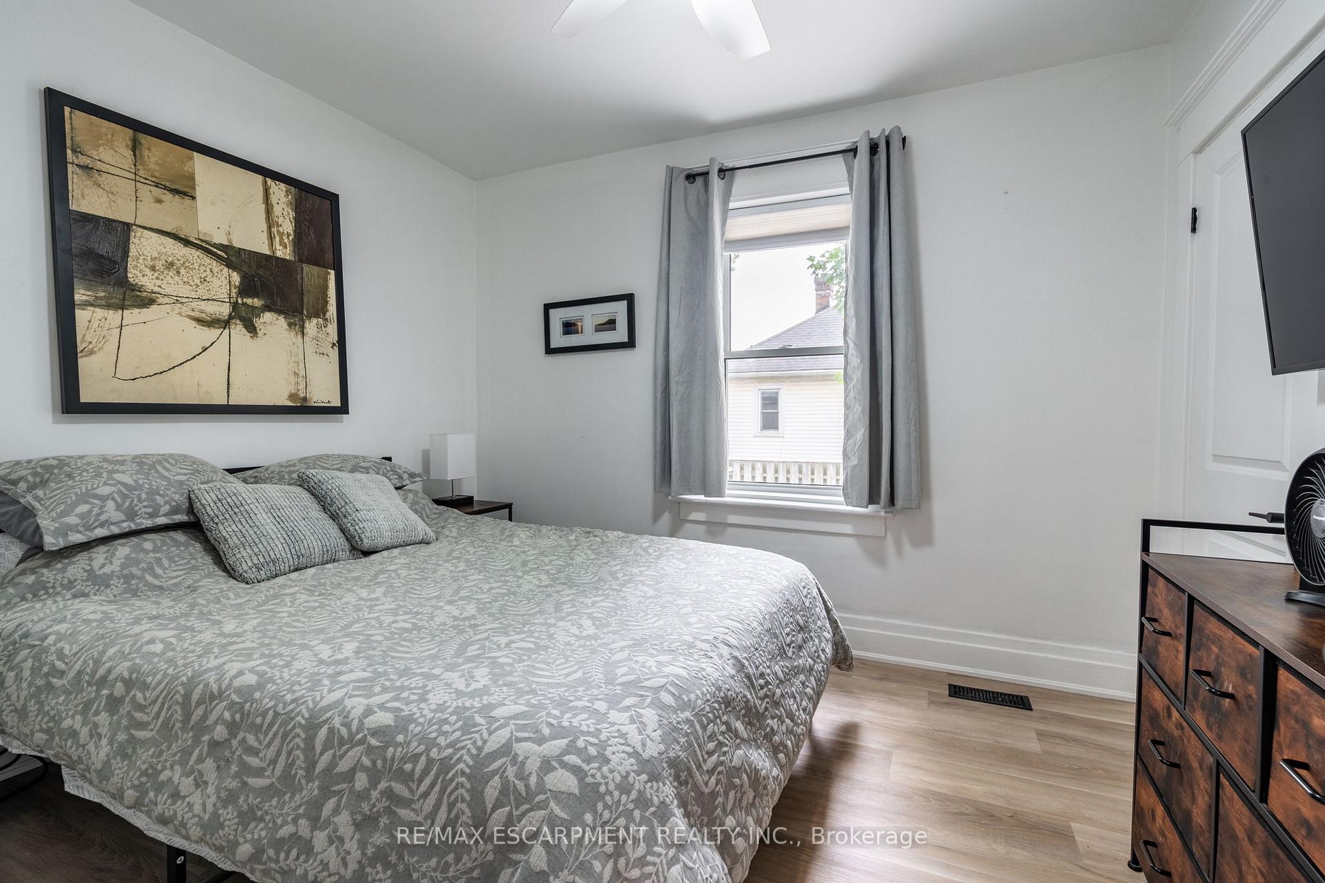 Photo 27 of 172 Pine Street S, Thorold, Thorold Downtown — HOMEH