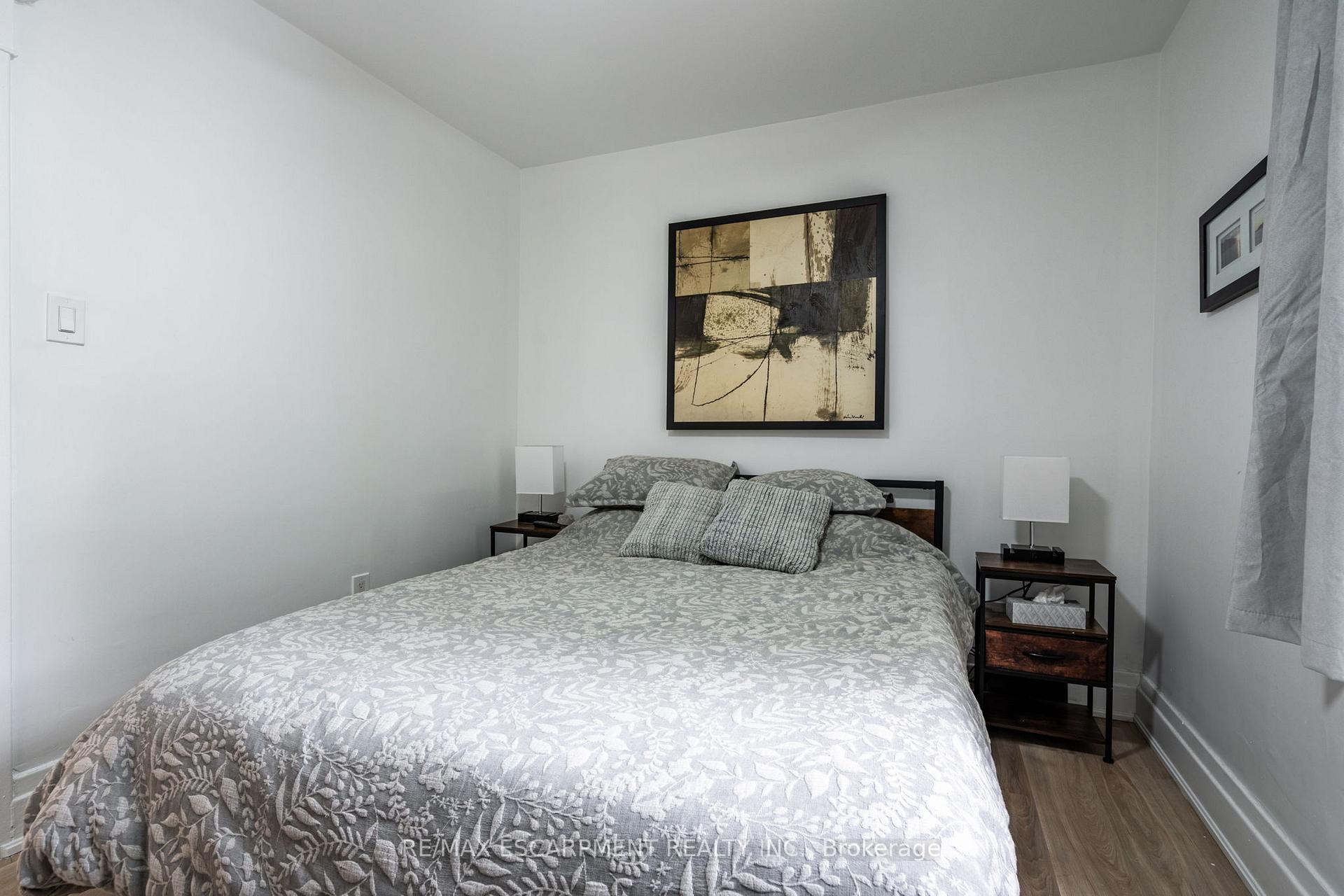 Photo 28 of 172 Pine Street S, Thorold, Thorold Downtown — HOMEH