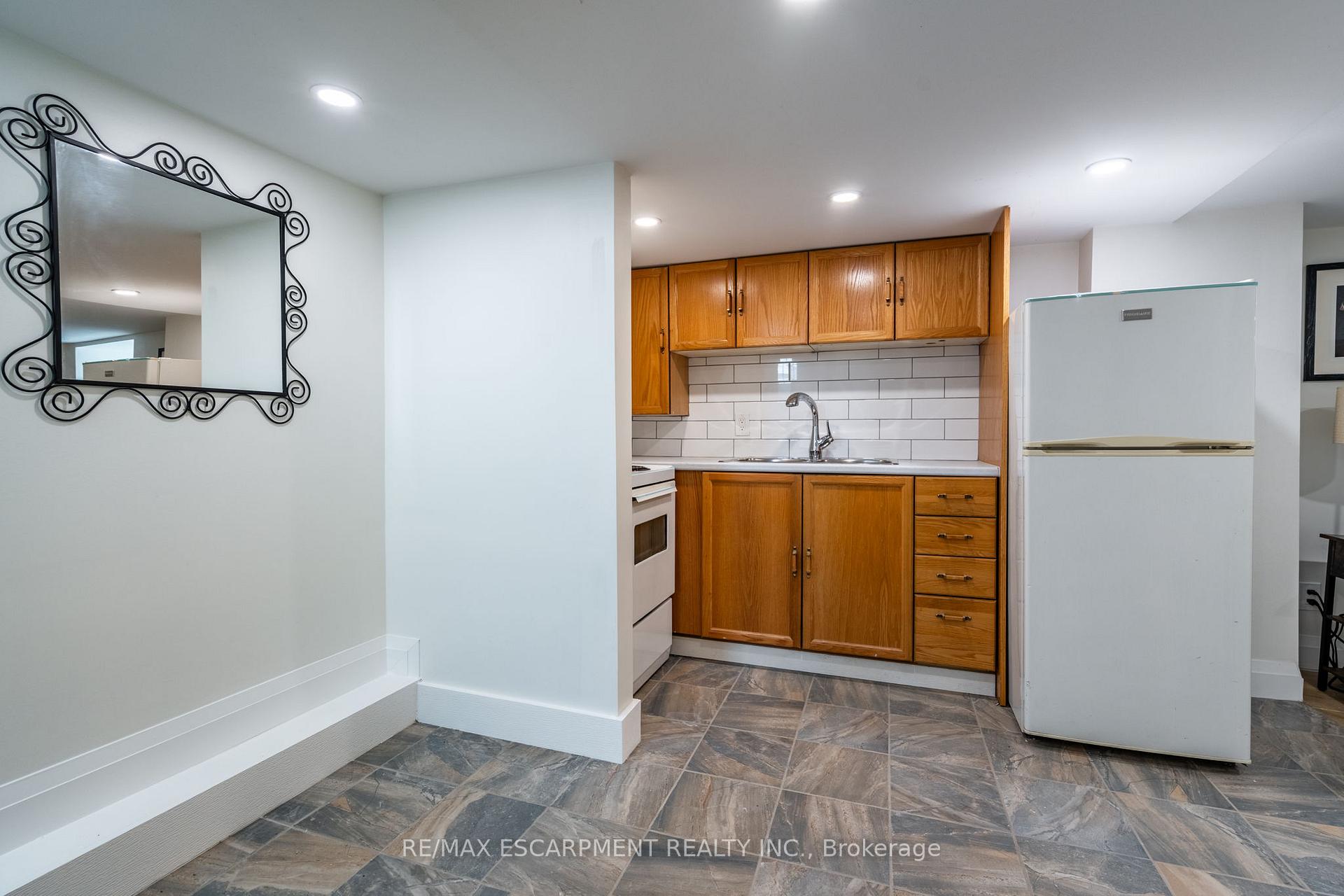 Photo 33 of 172 Pine Street S, Thorold, Thorold Downtown — HOMEH