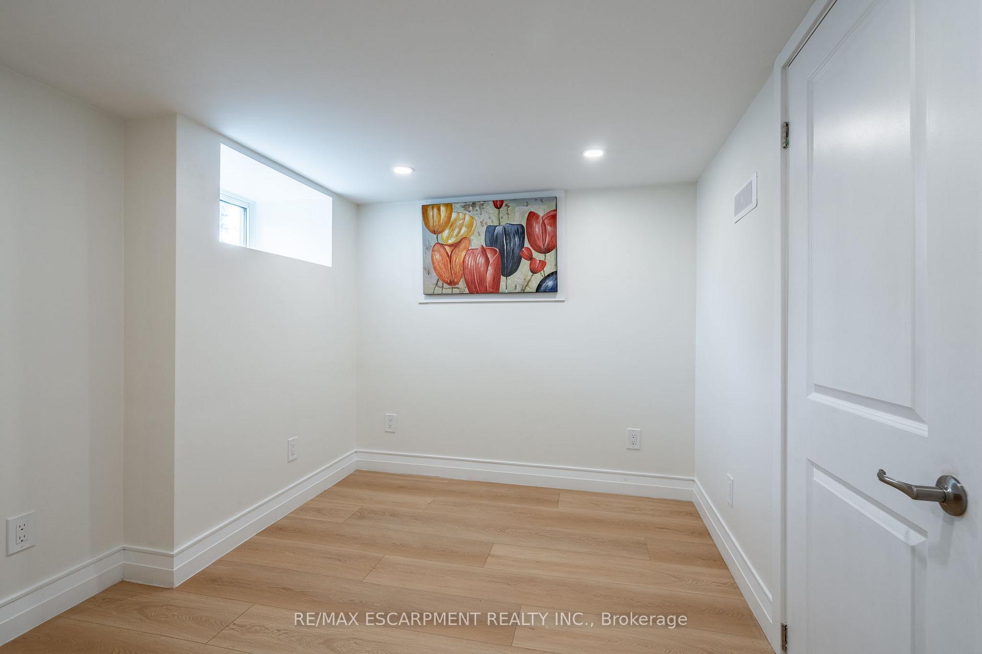 Photo 41 of 172 Pine Street S, Thorold, Thorold Downtown — HOMEH