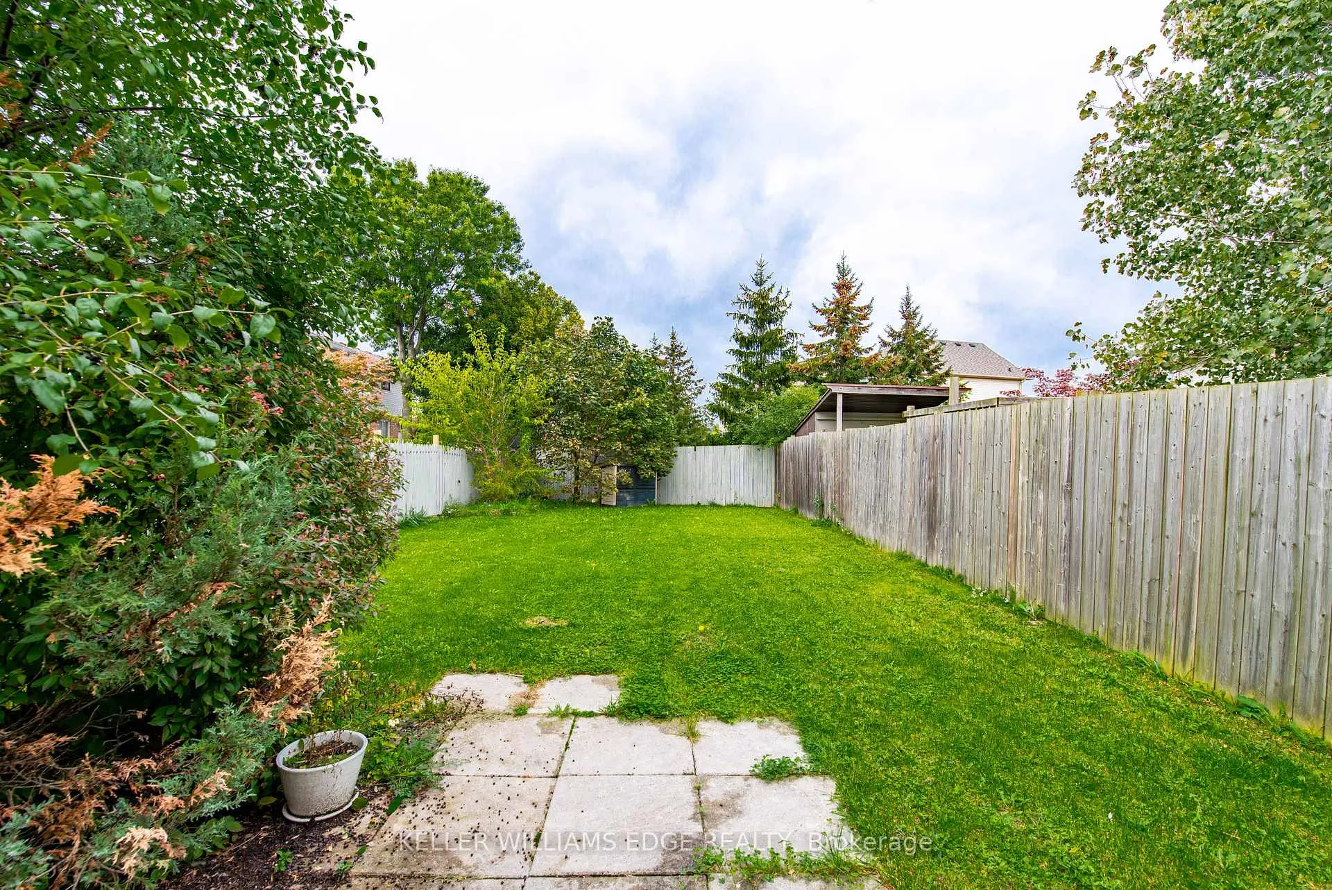 Photo 3 of Unit Room 4, 119 Summers Drive, Thorold, Confederation Heights — HOMEH