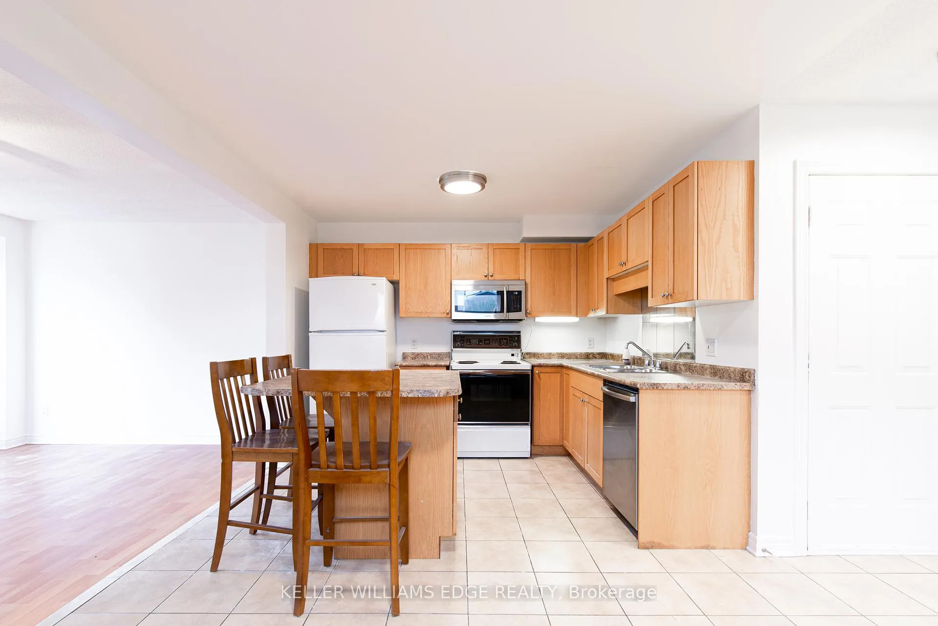 Photo 8 of Unit Room 4, 119 Summers Drive, Thorold, Confederation Heights — HOMEH