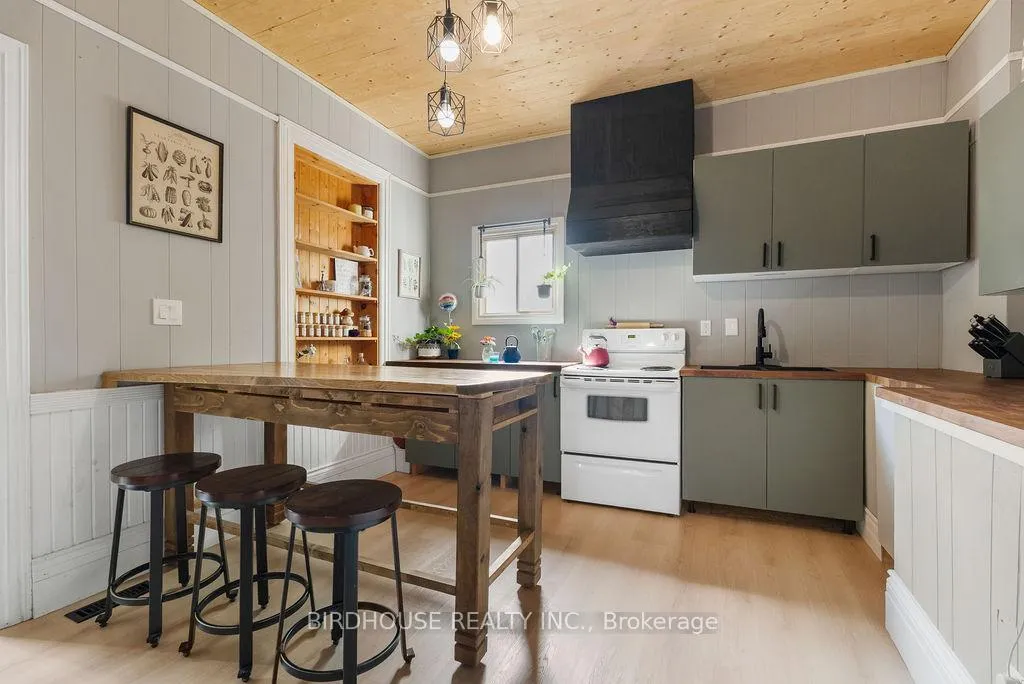 Photo 13 of 625 Brown Street, Peterborough, Otonabee Ward 1 — HOMEH