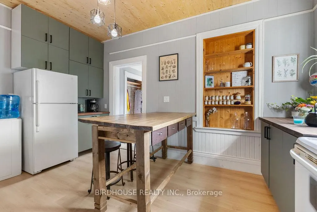 Photo 15 of 625 Brown Street, Peterborough, Otonabee Ward 1 — HOMEH