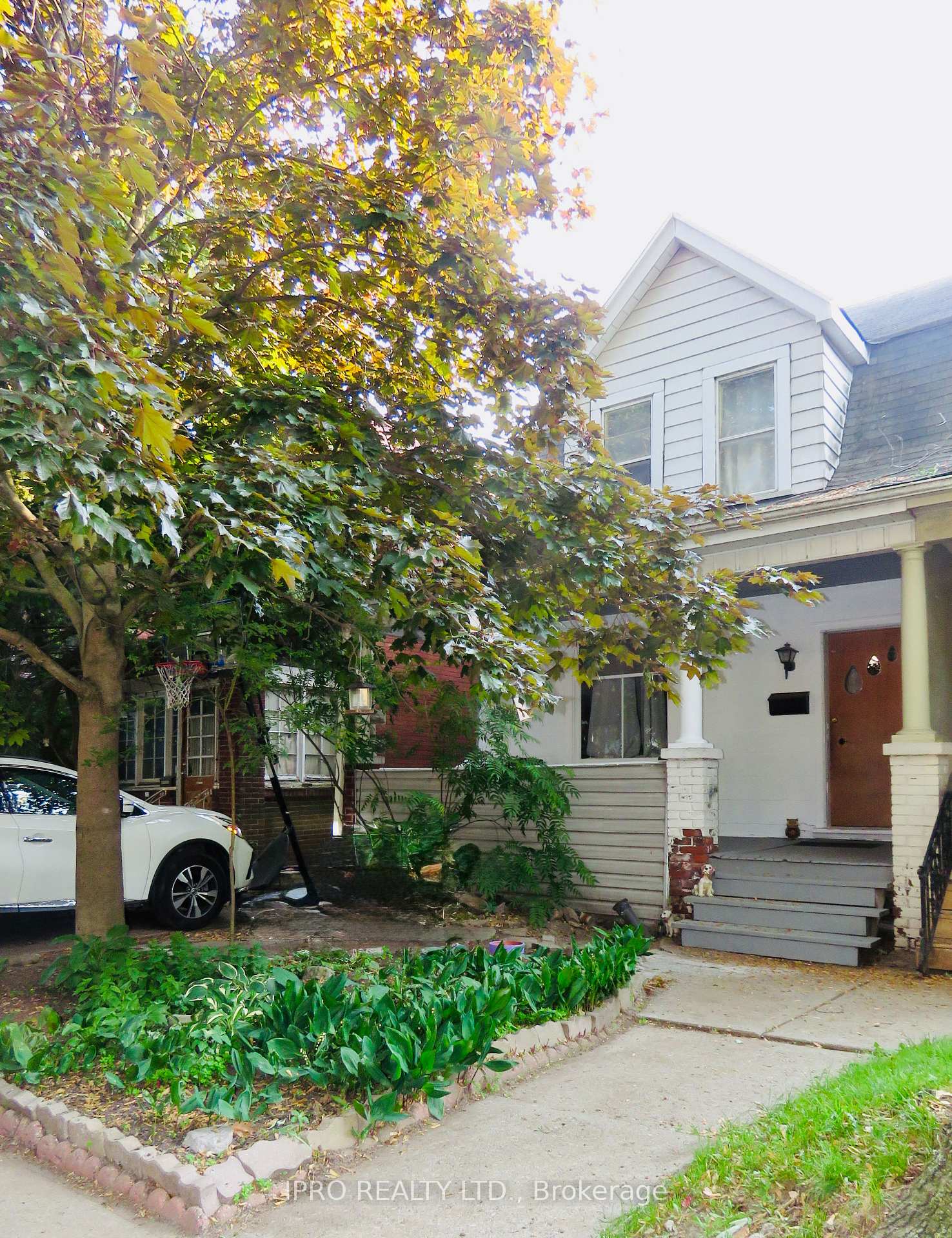 Front of 76 Kenilworth Avenue