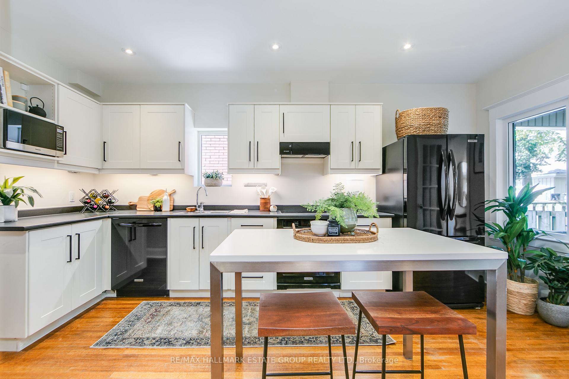 Photo 23 of 58 Chester Hill Road, Toronto, Playter Estates-Danforth — HOMEH
