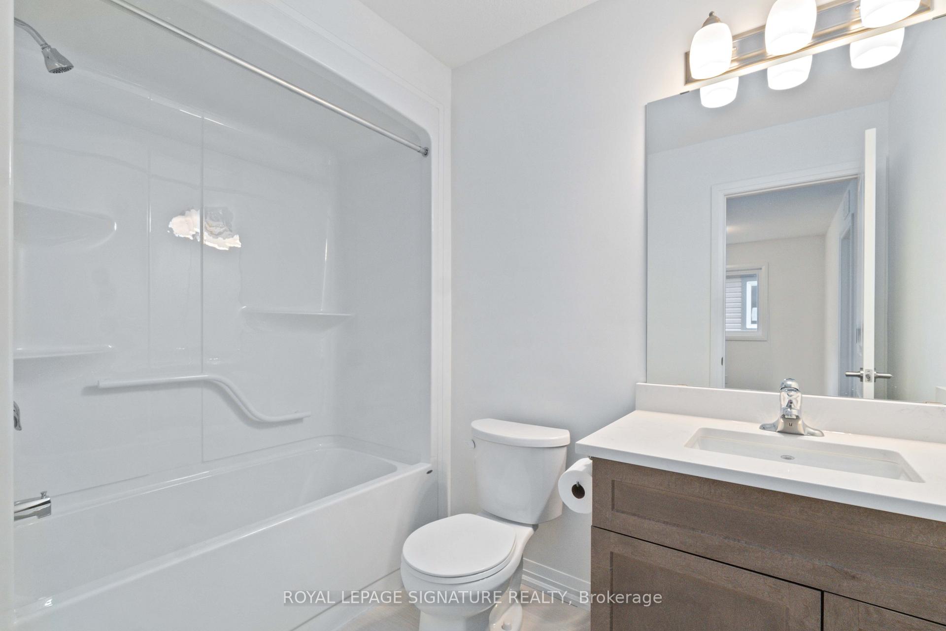Photo 3 of 126 Bur Oak Drive, Thorold, Confederation Heights — HOMEH