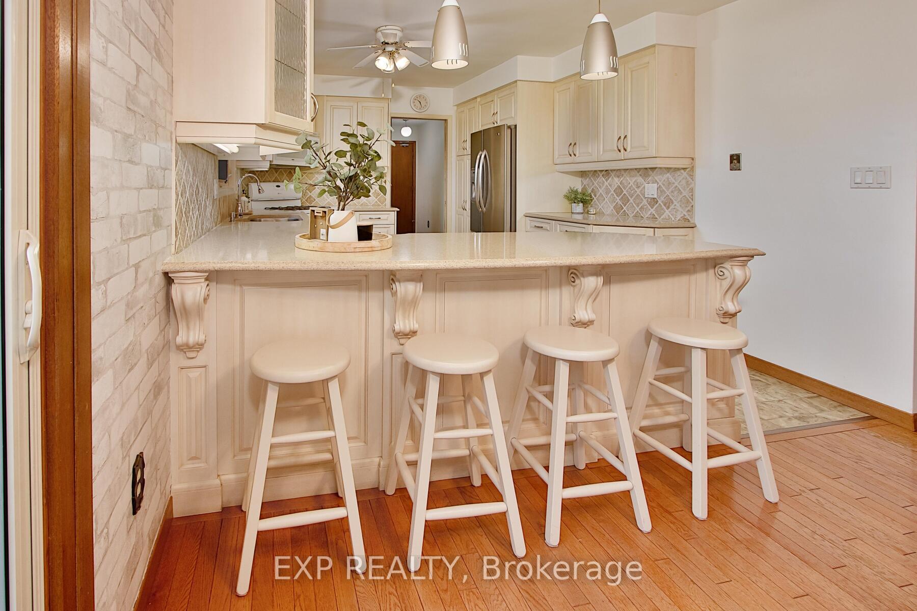 Photo 8 of 1265 Gladstone Drive, Thames Centre, Gladstone — HOMEH