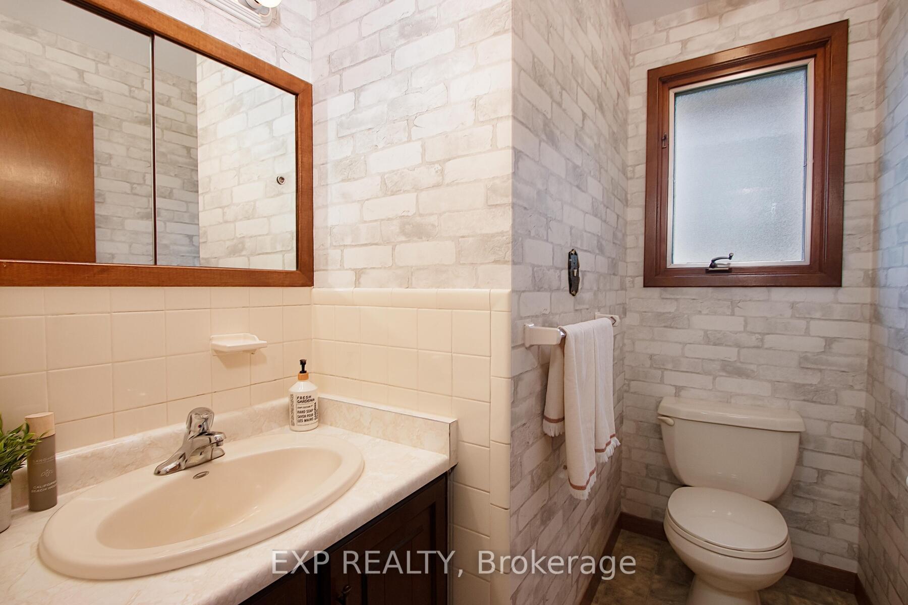 Photo 17 of 1265 Gladstone Drive, Thames Centre, Gladstone — HOMEH