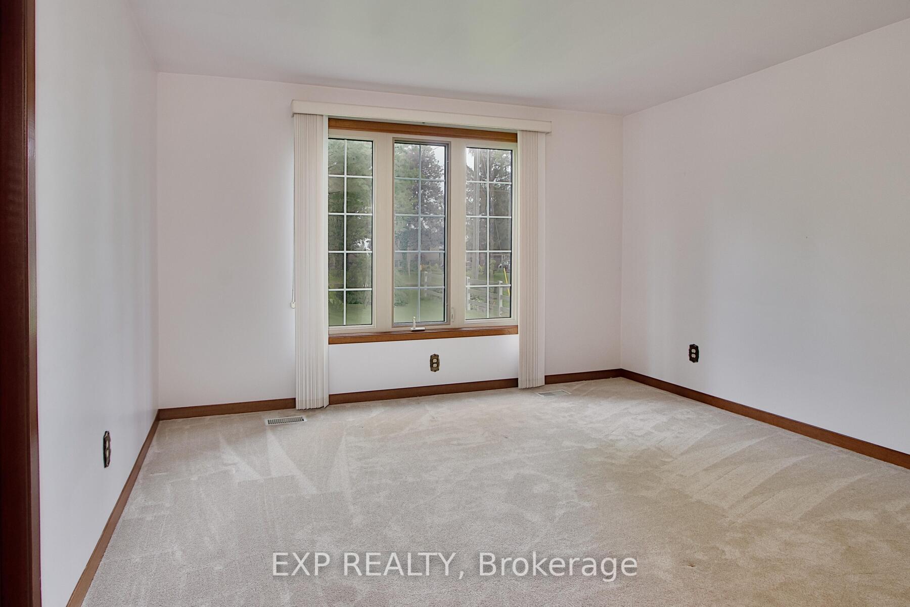 Photo 21 of 1265 Gladstone Drive, Thames Centre, Gladstone — HOMEH