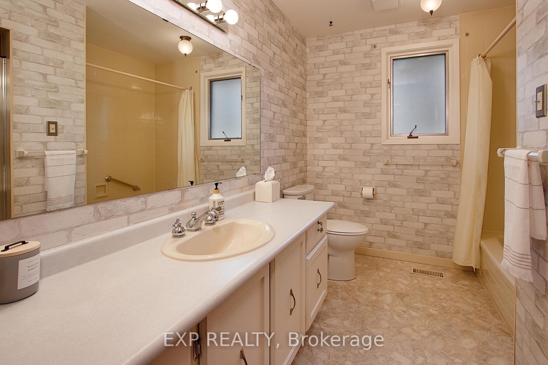 Photo 24 of 1265 Gladstone Drive, Thames Centre, Gladstone — HOMEH