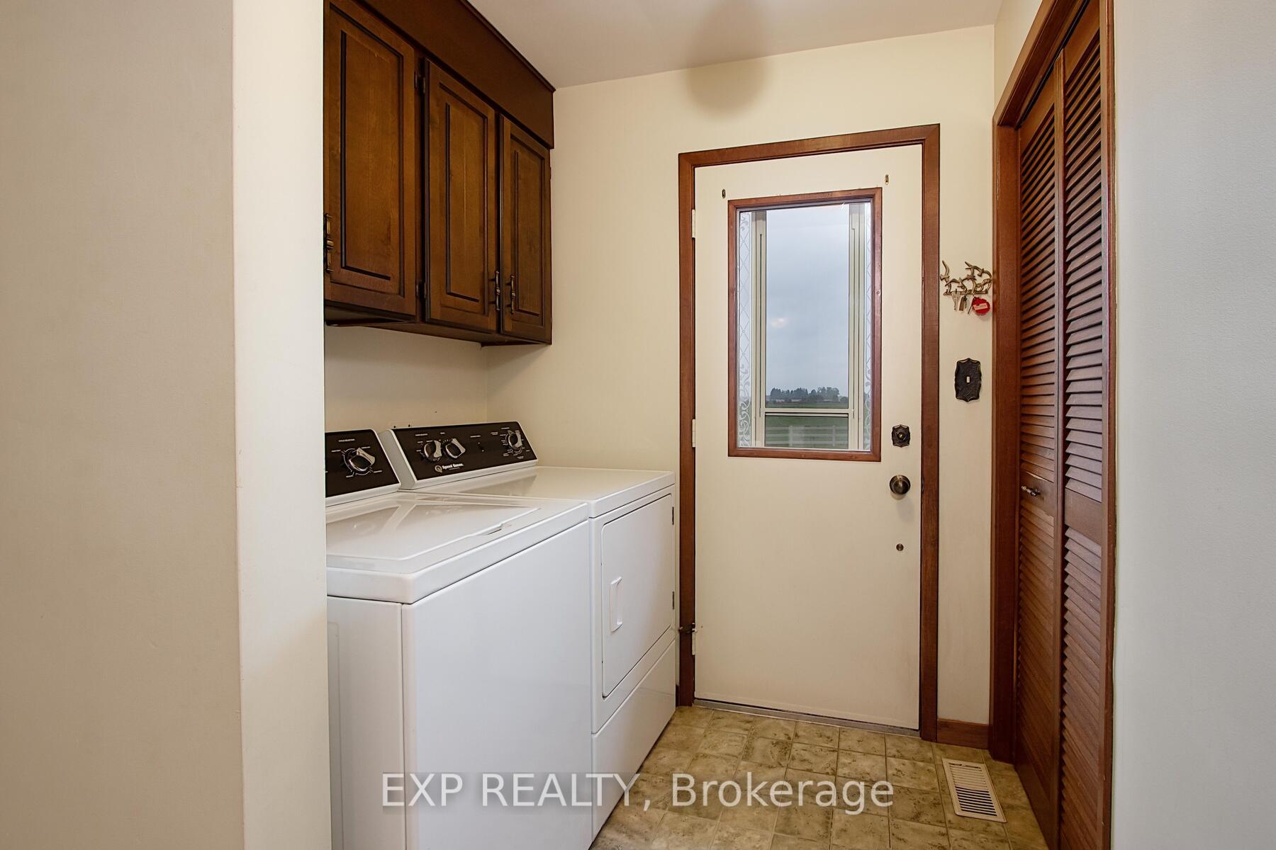 Photo 27 of 1265 Gladstone Drive, Thames Centre, Gladstone — HOMEH