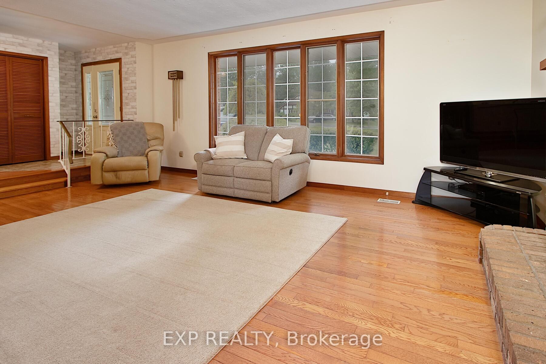 Photo 30 of 1265 Gladstone Drive, Thames Centre, Gladstone — HOMEH