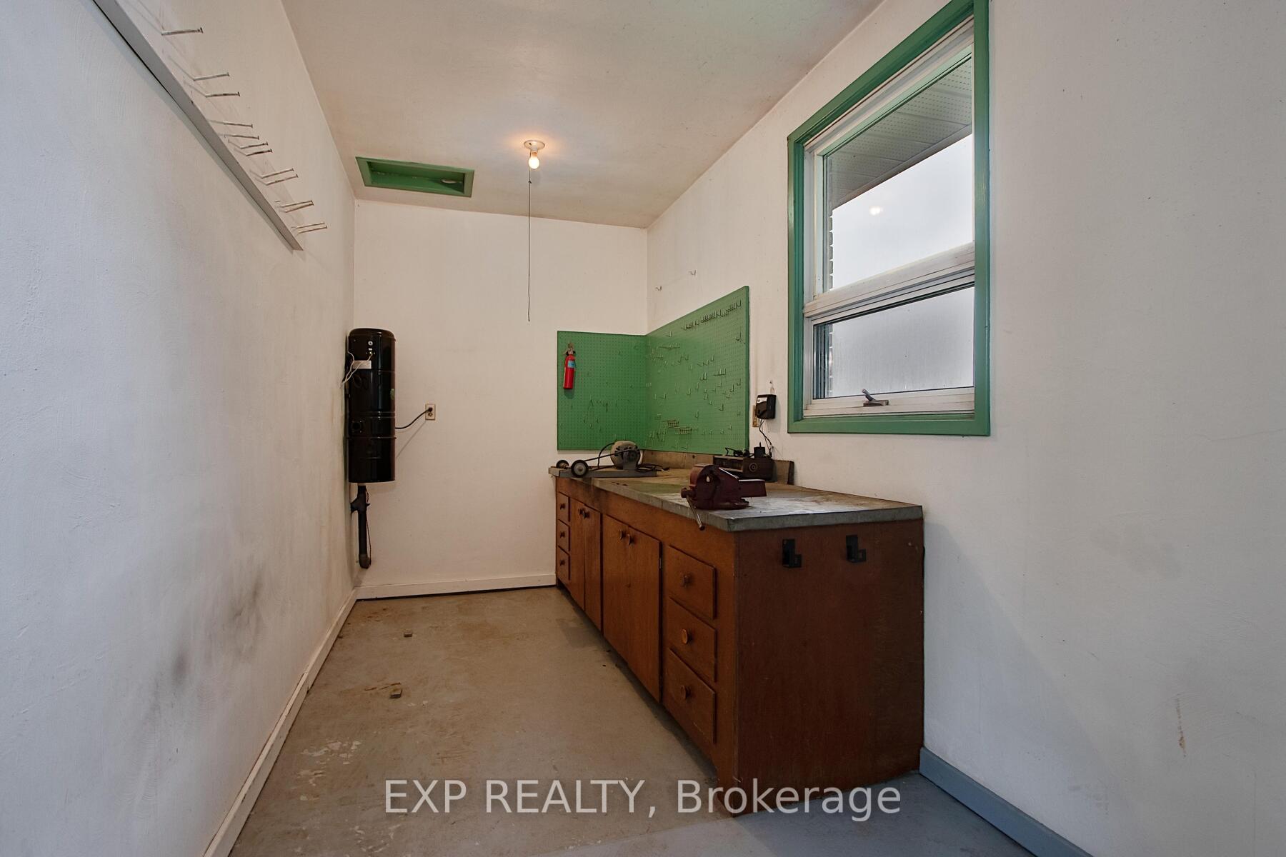 Photo 33 of 1265 Gladstone Drive, Thames Centre, Gladstone — HOMEH