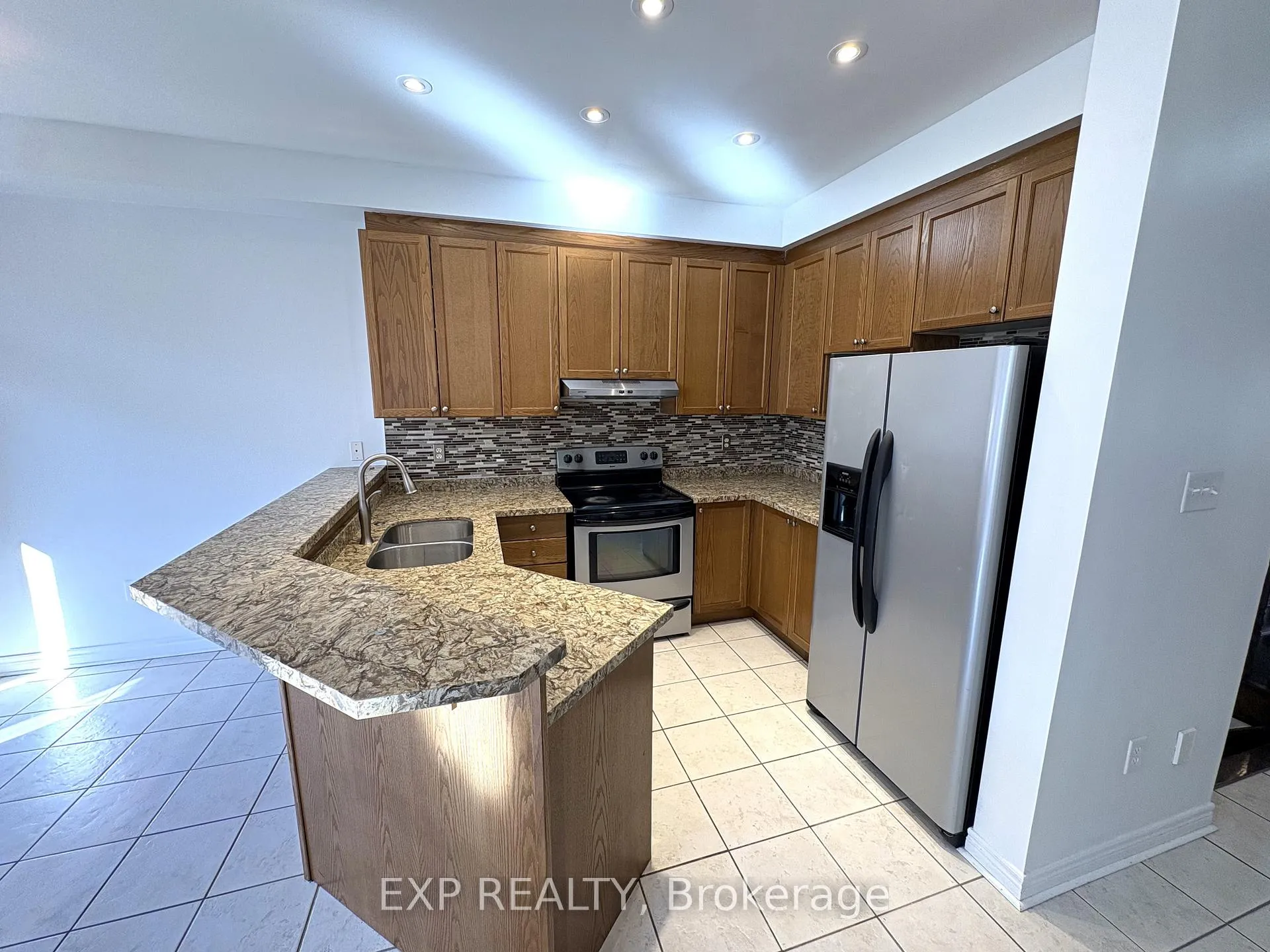 Photo 8 of 36 Frostbite Lane, Brampton, Sandringham-Wellington — HOMEH